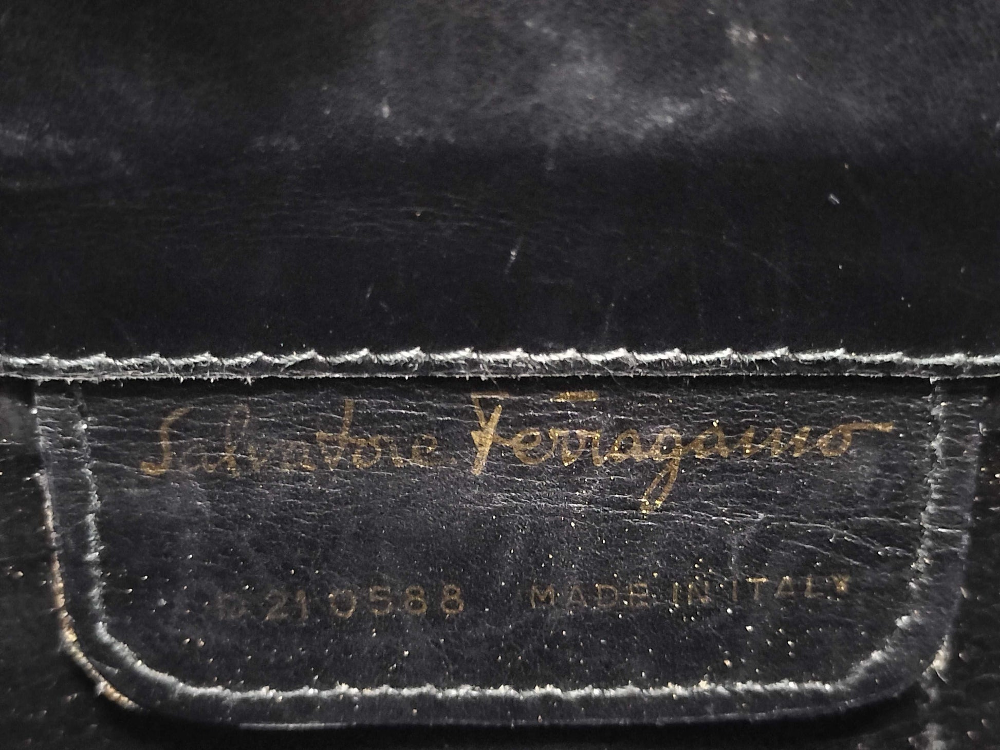 Salvatore Ferragamo Vara Leather/Shoulder Bag