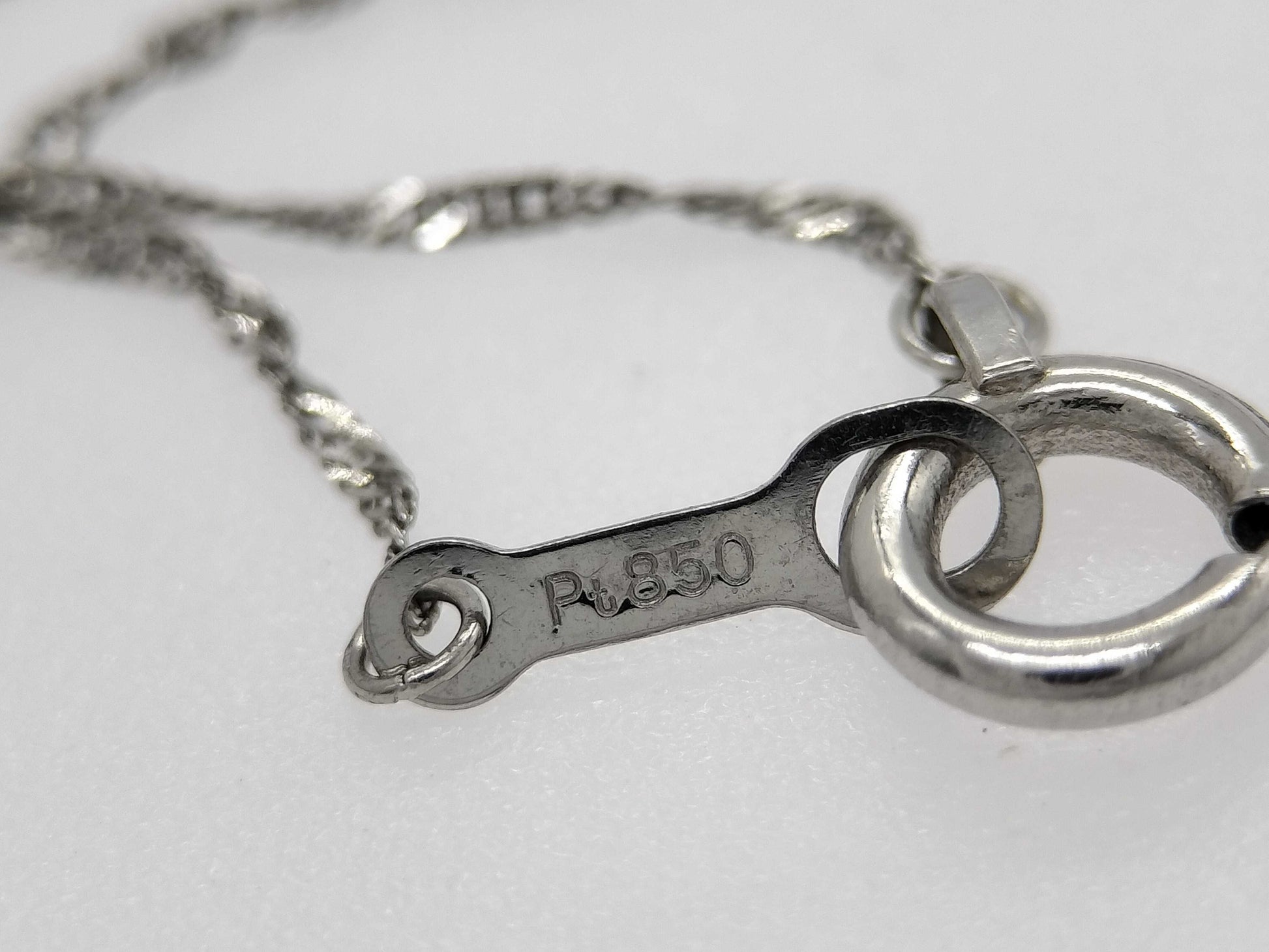 D 0.3ct Pt999/Pt850 0.9g Necklace 