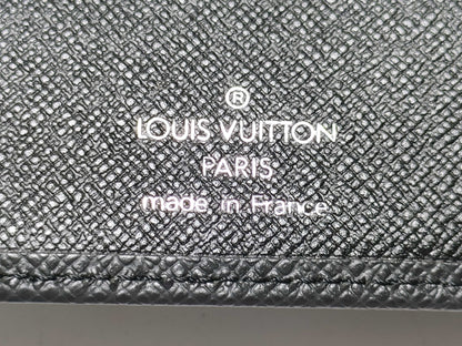 LOUIS VUITTON Taiga Porte Chequier Carte Credit Wallet