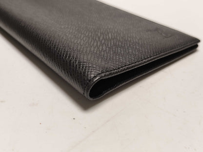 LOUIS VUITTON Taiga Porte Chequier Carte Credit Wallet
