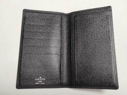 LOUIS VUITTON Taiga Porte Chequier Carte Credit Wallet