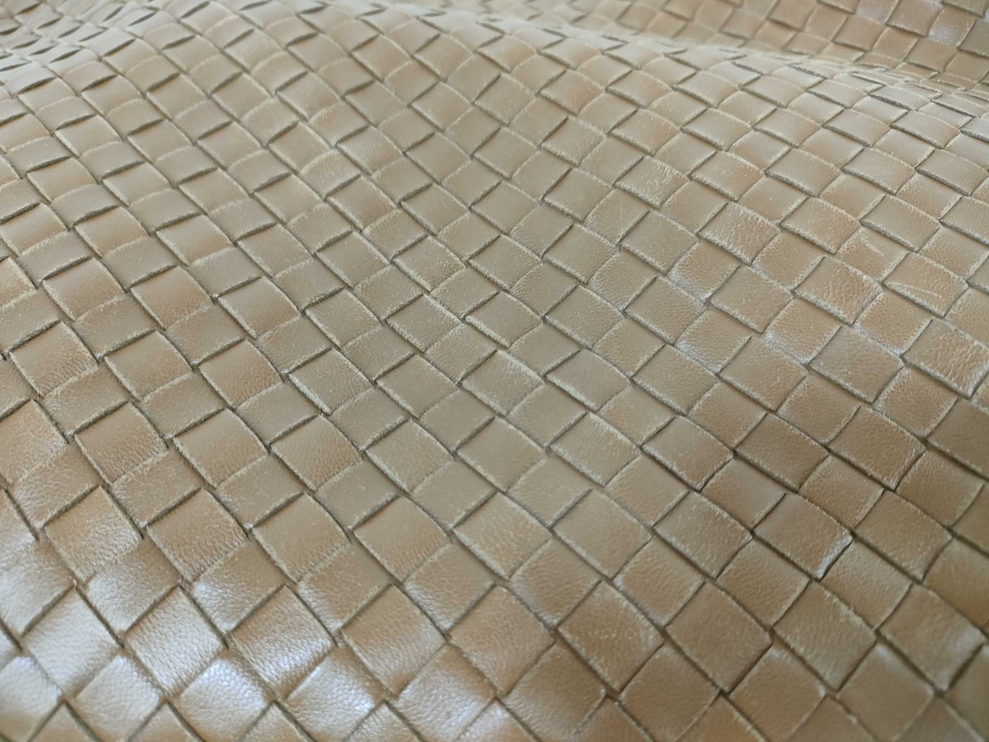 BOTTEGA VENETA Intrecciato Hobo Handbag