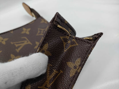 LOUIS VUITTON Monogram M47546 Monogram Pochette Toilette Pouch