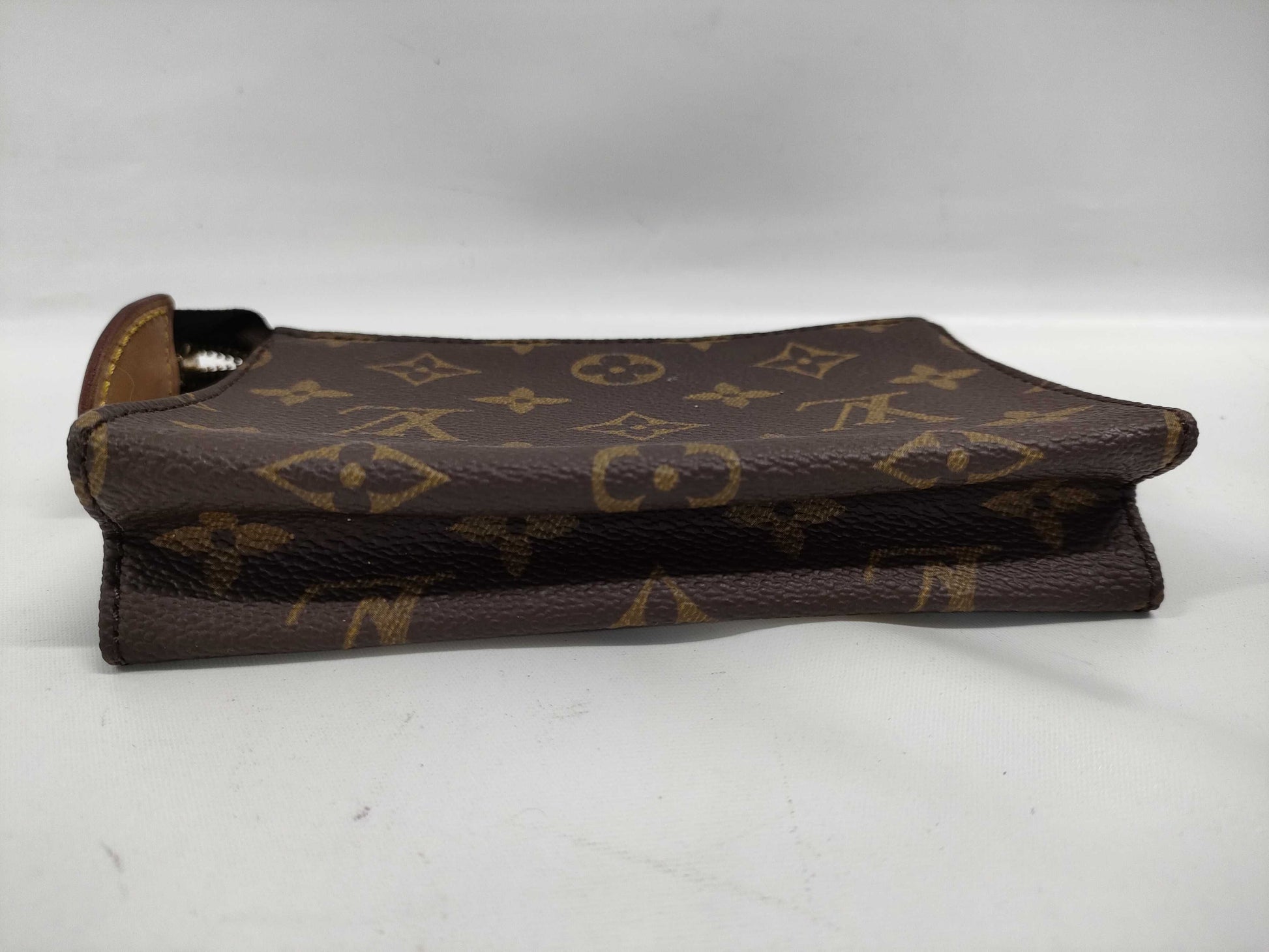 LOUIS VUITTON Monogram M47546 Monogram Pochette Toilette Pouch