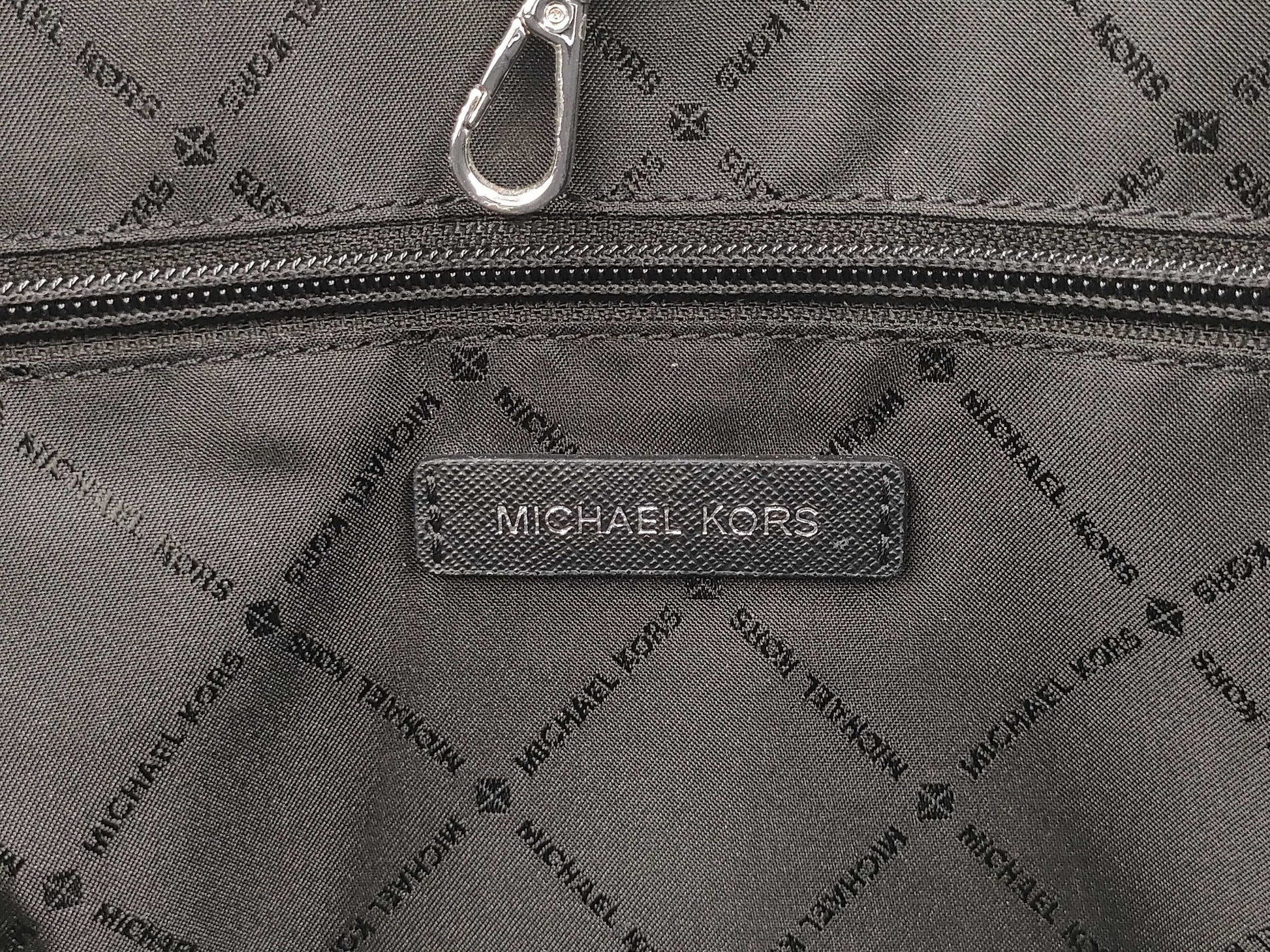 Michael Kors 1-piece MK pattern tote bag