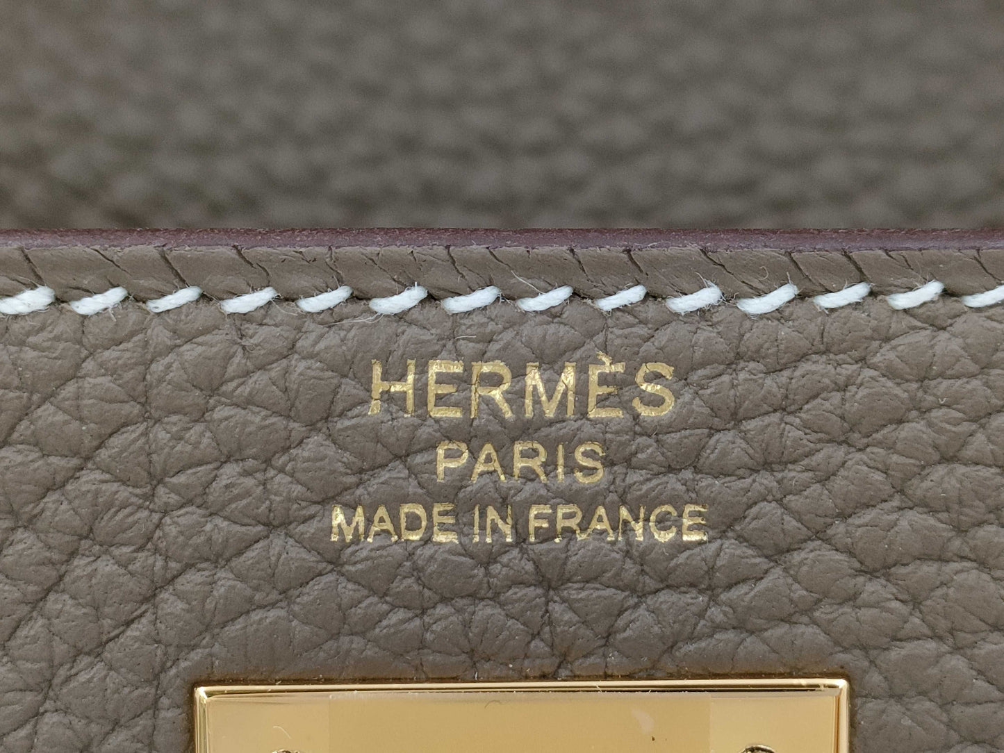 HERMES Kelly 28 Togo Etoupe Handbag with GD Hardware and Z Stamp