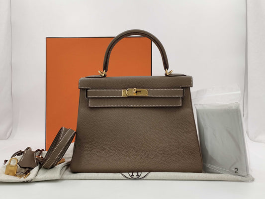 HERMES Kelly 28 Togo Etoupe Handbag with GD Hardware and Z Stamp