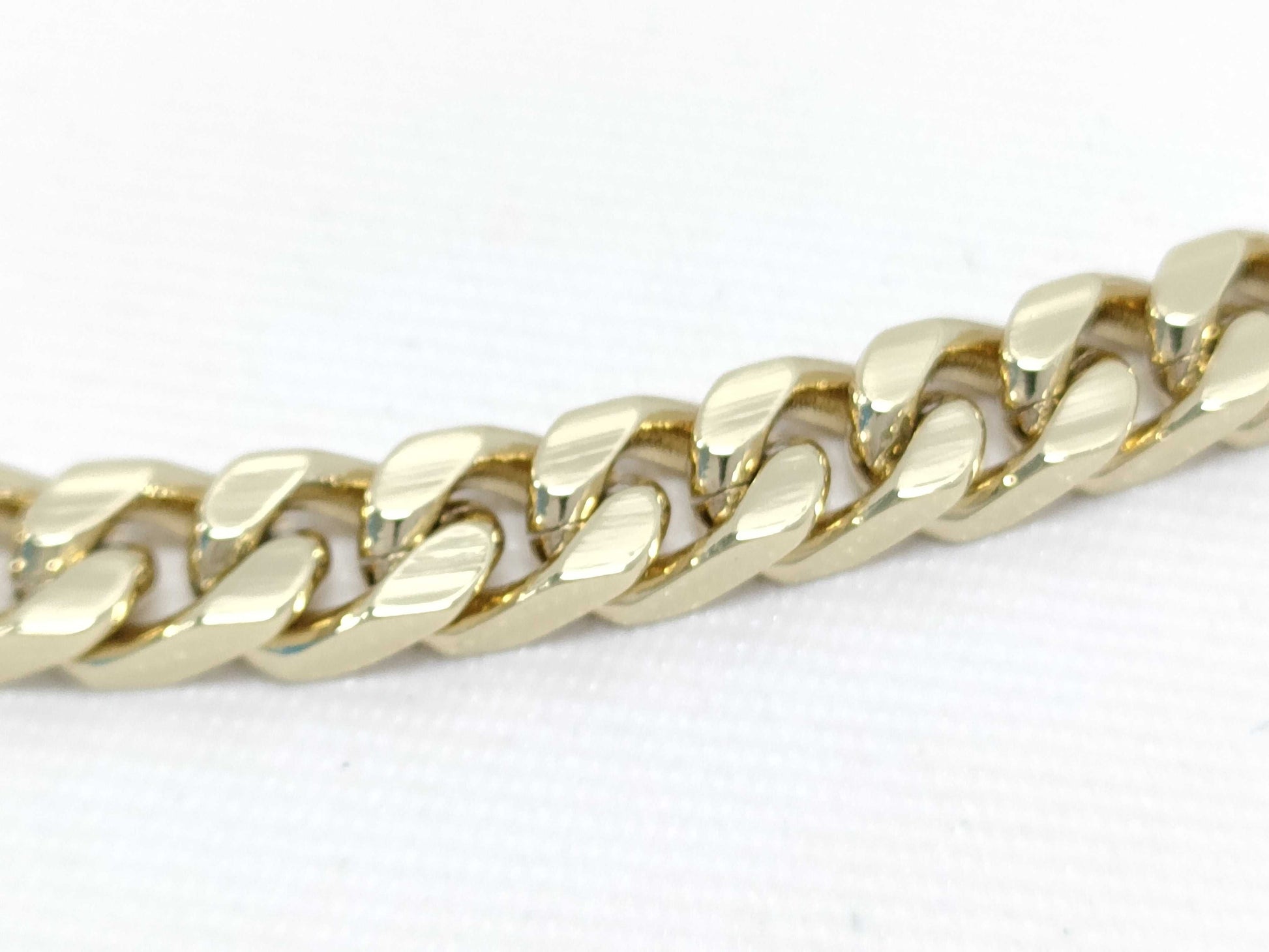 CHANEL B21A Coco Chain Necklace