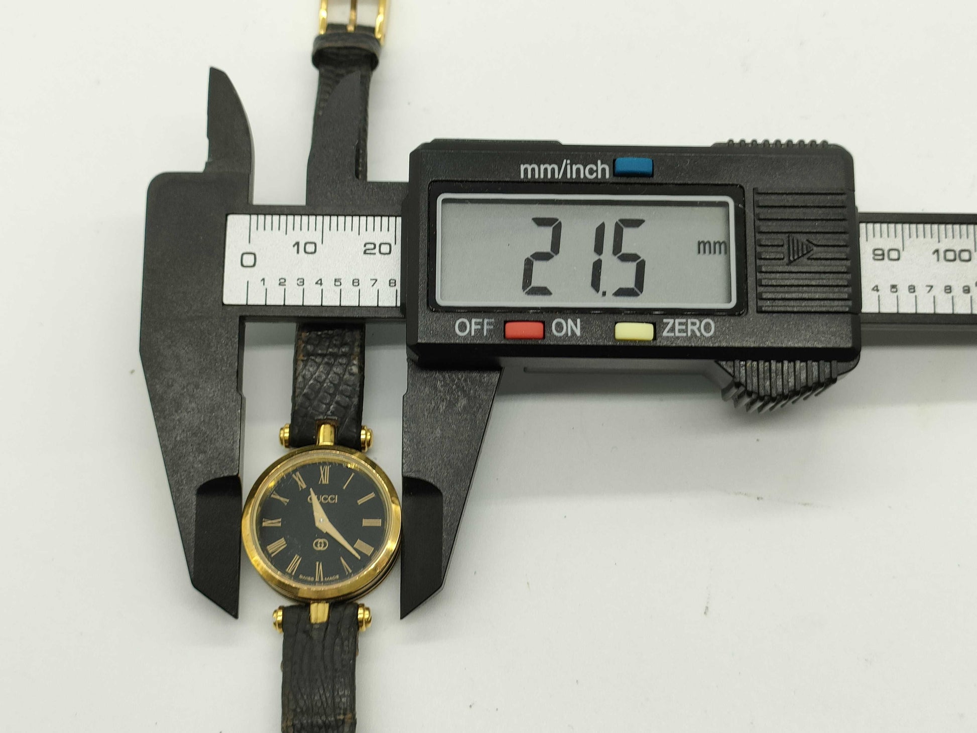 GUCCI Leather Women's Watch
