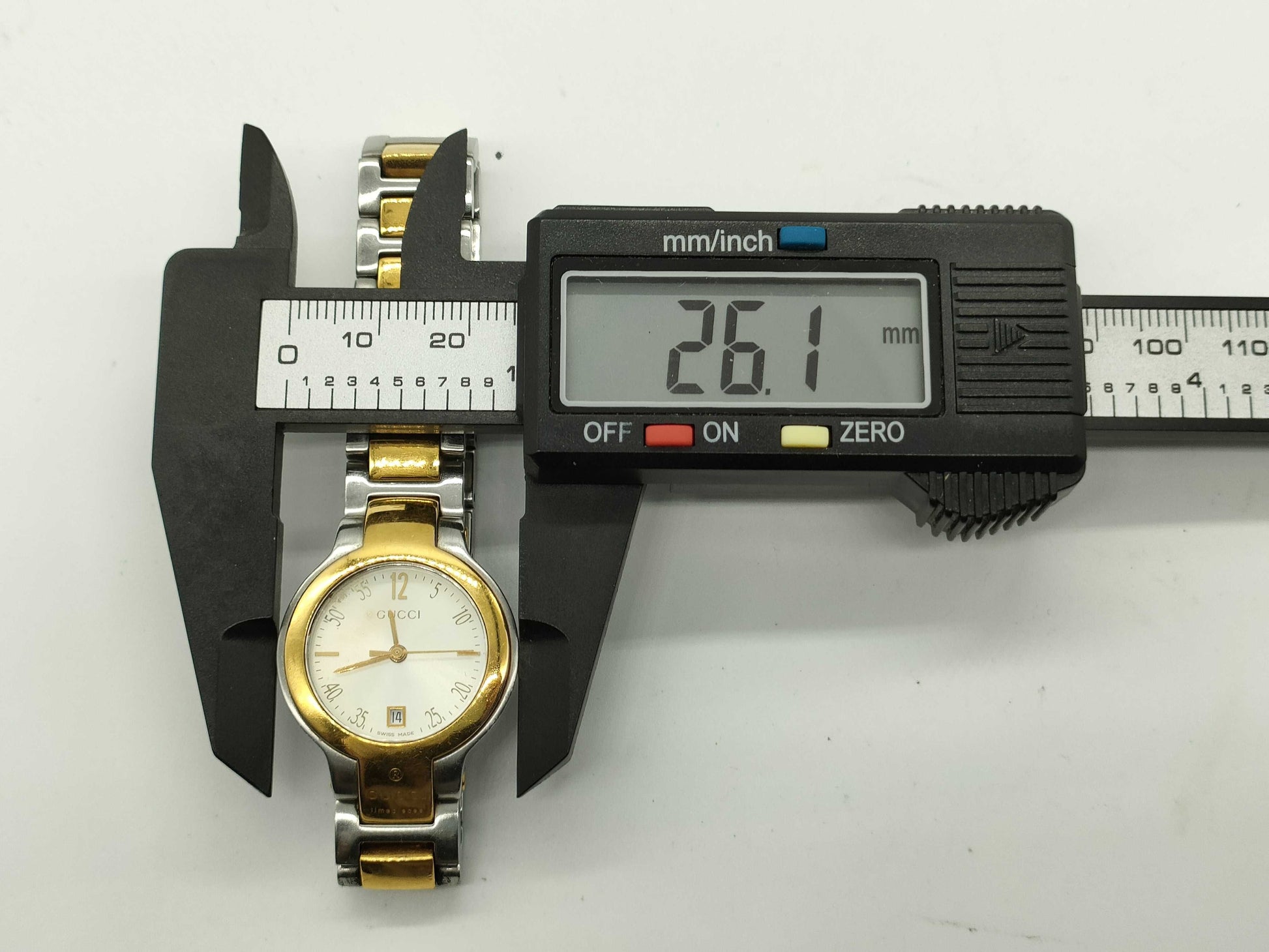 GUCCI 8900L Women's Watch
