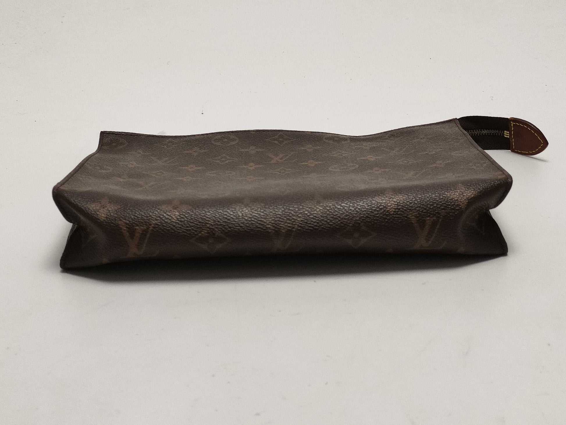 LOUIS VUITTON Monogram M47542 Poche Toilette 26 Pouch
