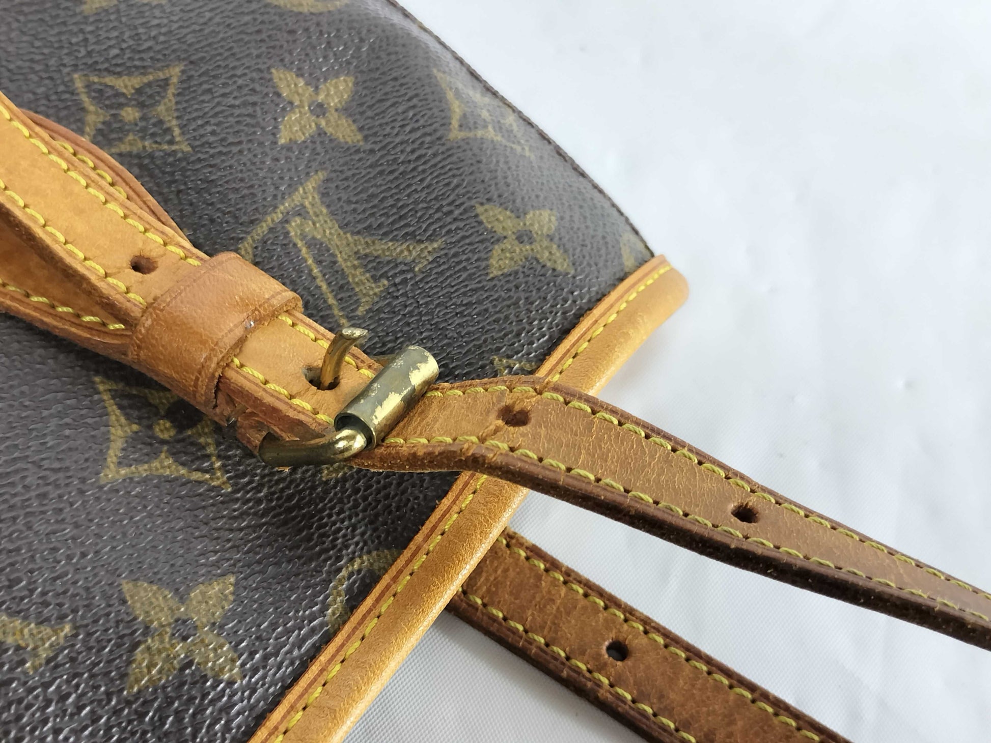 LOUIS VUITTON DK0068 Monogram M42238 Bucket PM Tote Bag with Pouch