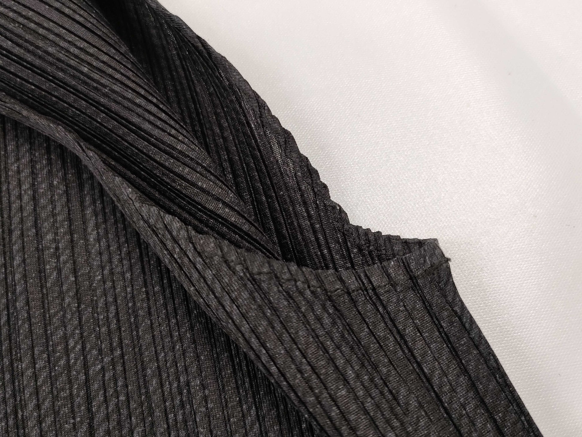 ISSEY MIYAKE Pleats Please Sleeveless Top