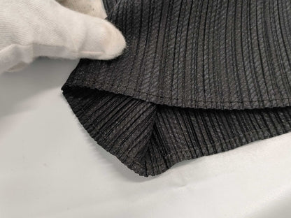 ISSEY MIYAKE Pleats Please Sleeveless Top