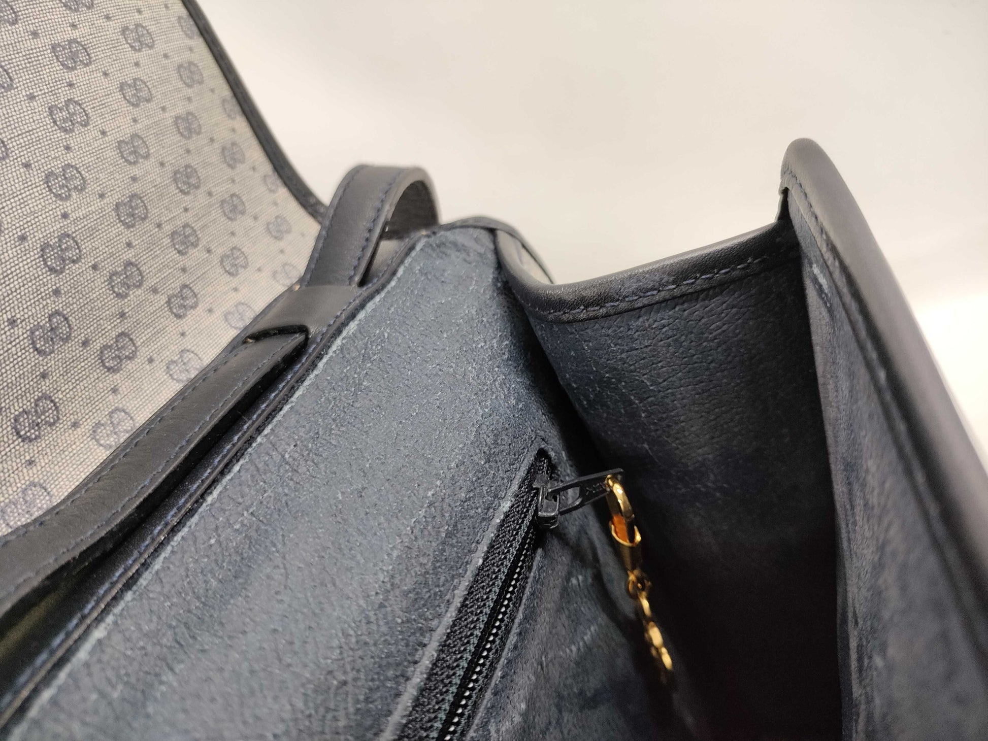 GUCCI GG Supreme Shoulder Bag 004 58 0264 Shoulder Bag