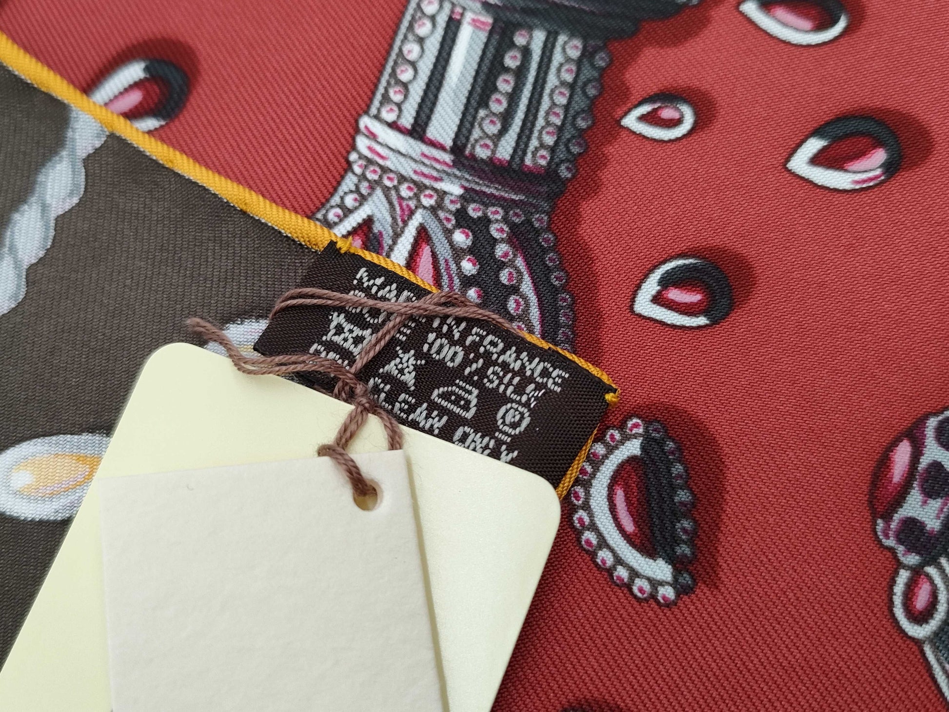 HERMES Carre TRESORS RETROUVES Scarf