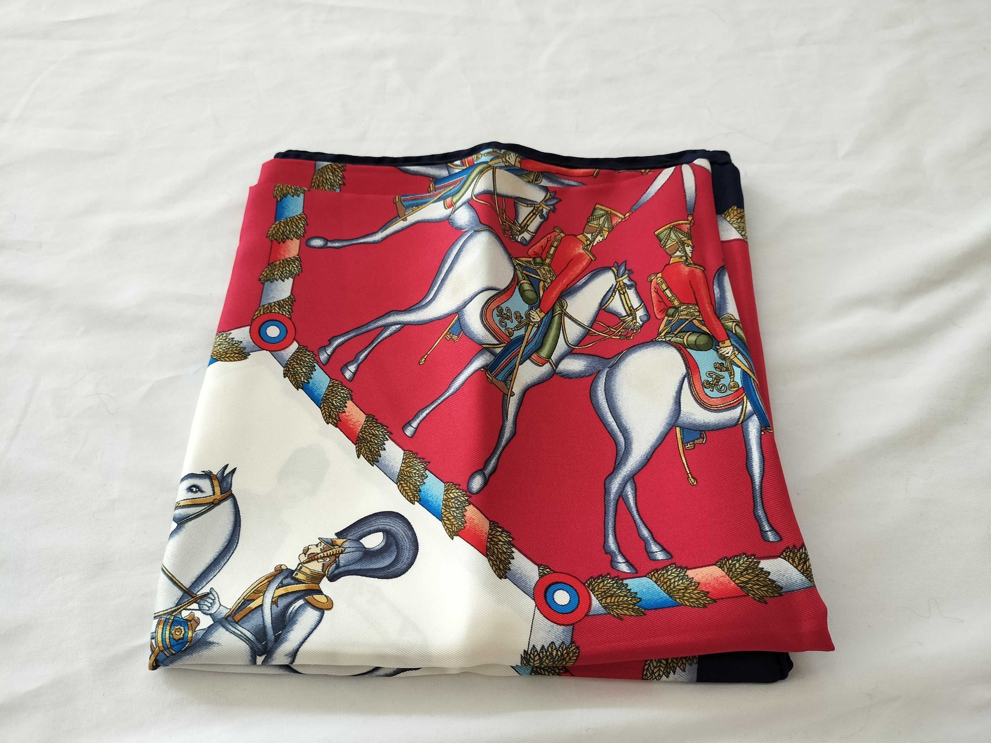 HERMES Carre Carre 90 / Russian Military Museum / White scarf without tag