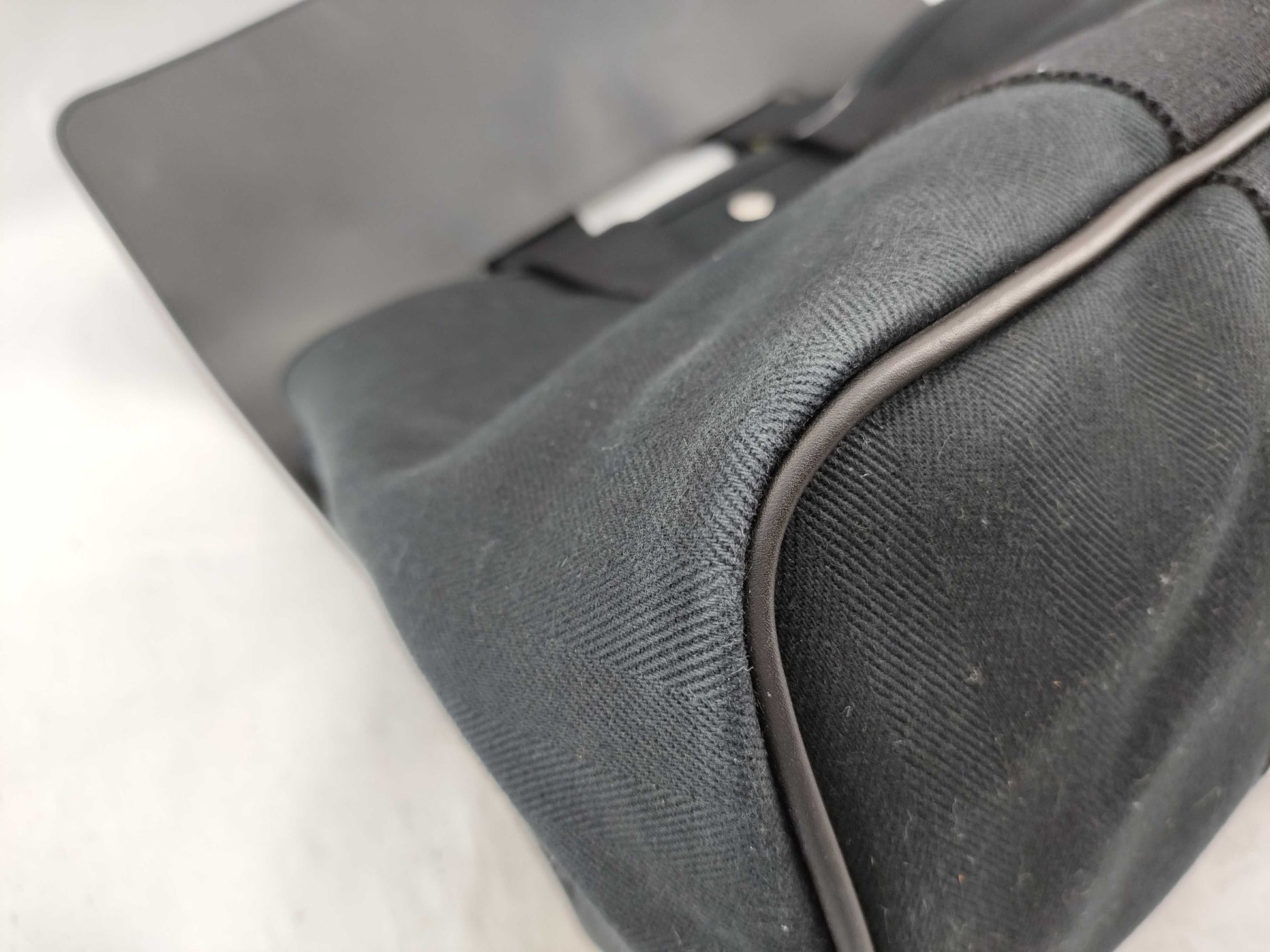 HERMES Valparaiso MM Tote Bag with Pouch