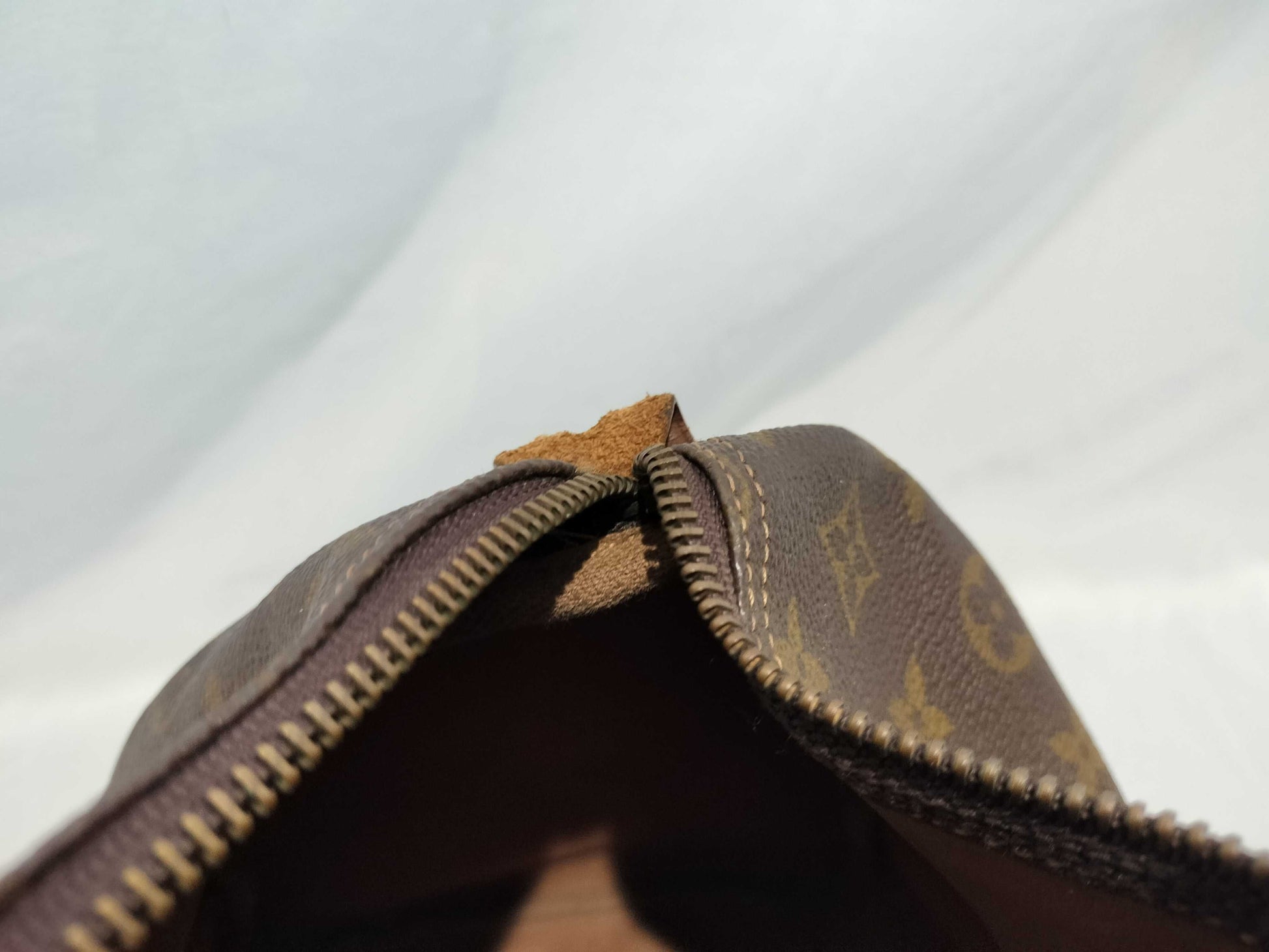 LOUIS VUITTON RFID Unverifiable, Serial Unverifiable, Monogram Old Papillon Handbag with Pouch