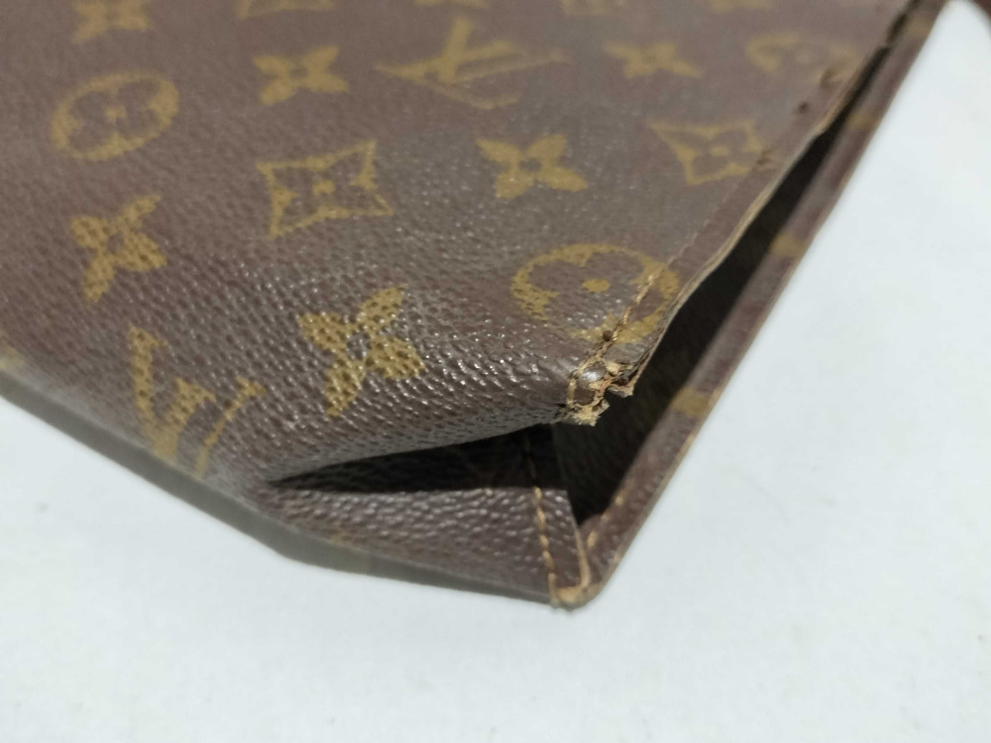 LOUIS VUITTON RFID Unverifiable, Serial Unverifiable, Monogram Poche Toilette 26 Second Bag