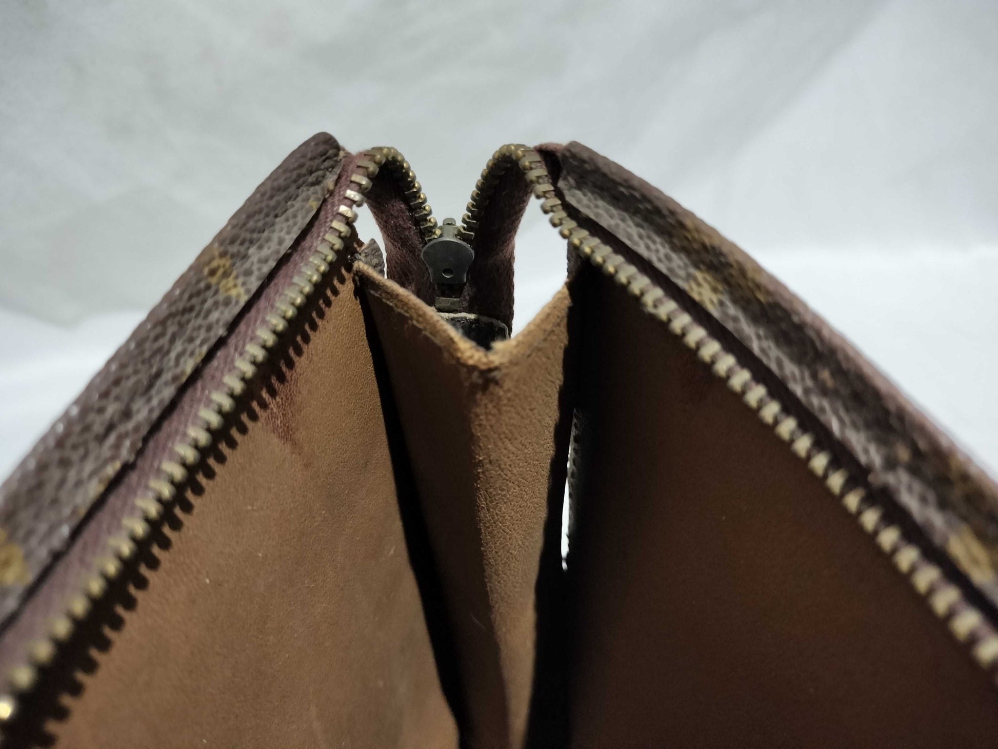 LOUIS VUITTON RFID Unverifiable, Serial Unverifiable, Monogram Poche Toilette 26 Second Bag