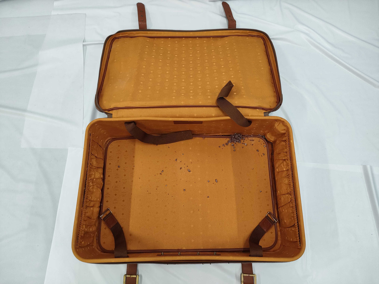 MCM travel bag with broken handle
