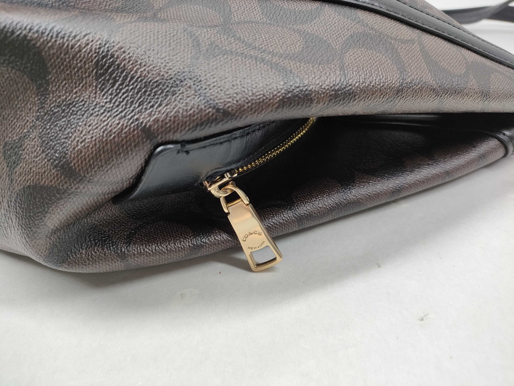 COACH Signature C6232 Tote Bag