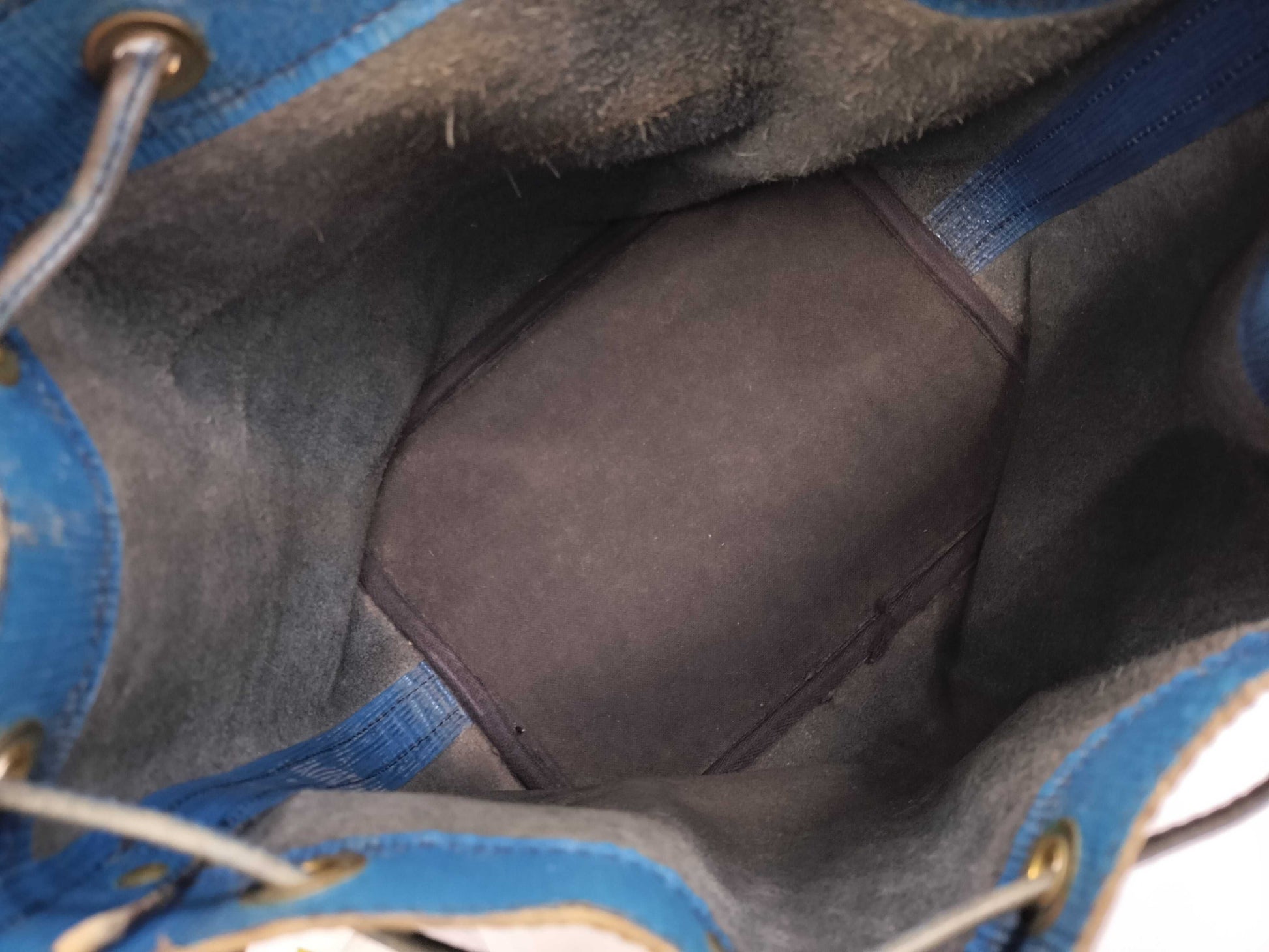 LOUIS VUITTON Epi [20% OFF] Epi Petit Noe Shoulder Bag