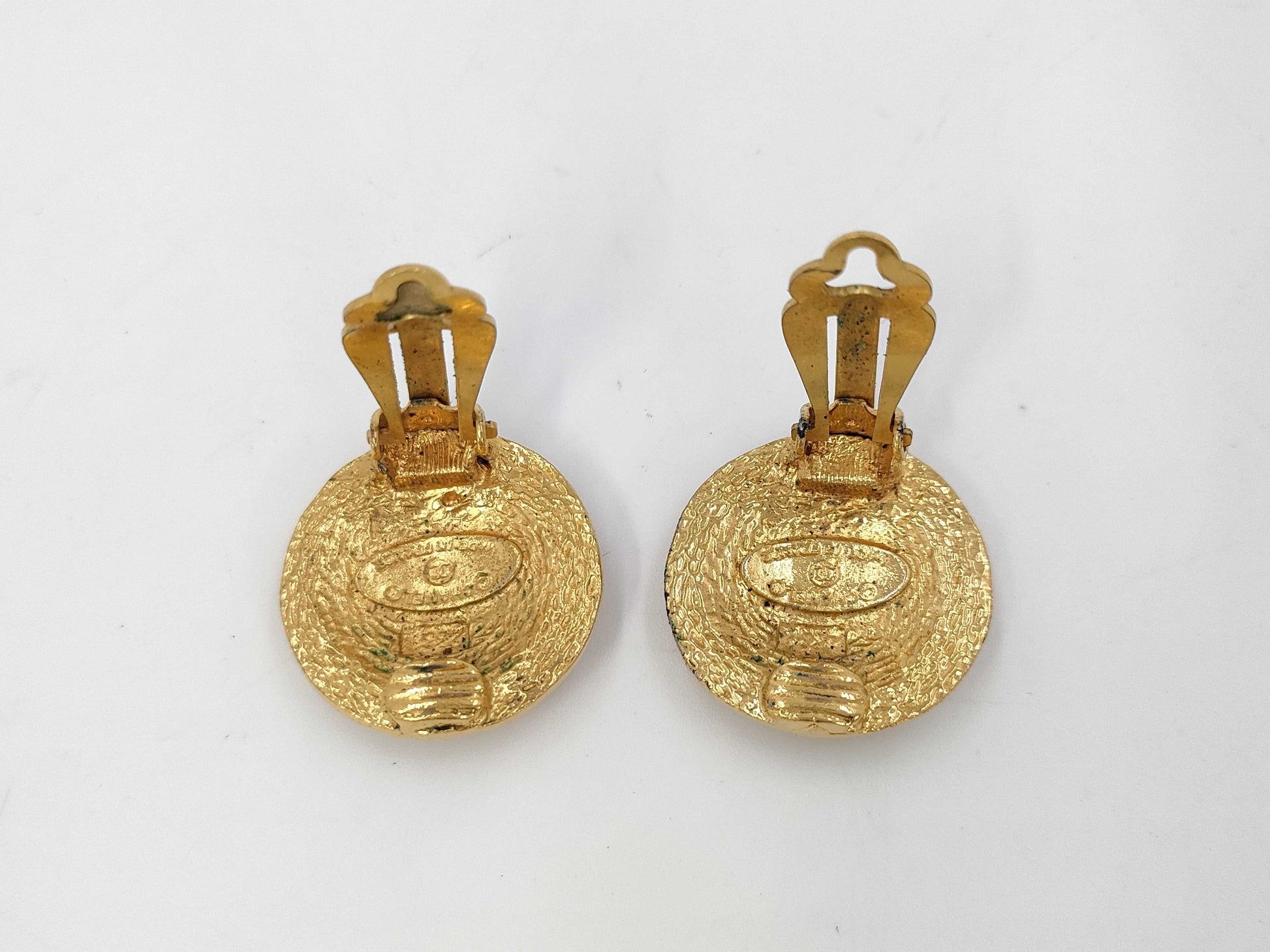 CHANEL Coco Round Vintage Earrings