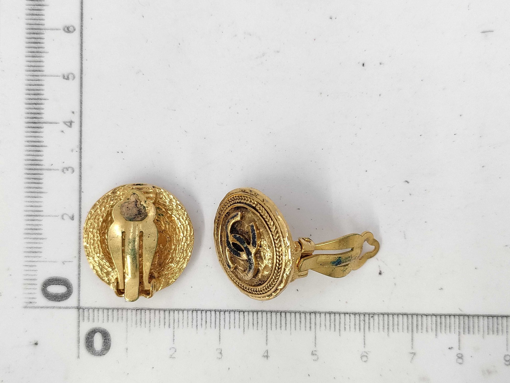 CHANEL Coco Round Vintage Earrings