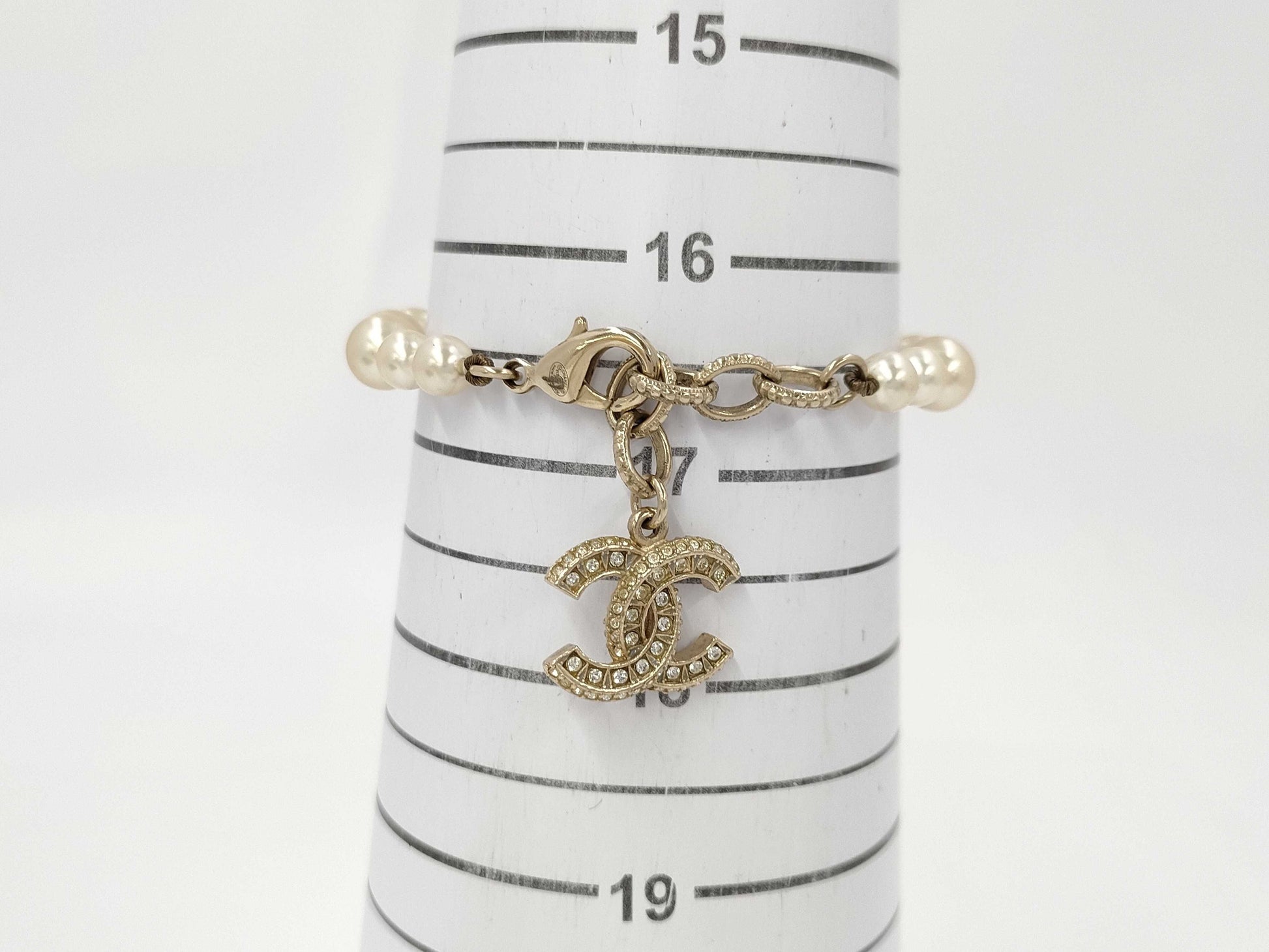 CHANEL F17 Pearl x Coco Bracelet Bracelet/Bangle