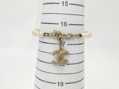 CHANEL F17 Pearl x Coco Bracelet Bracelet/Bangle