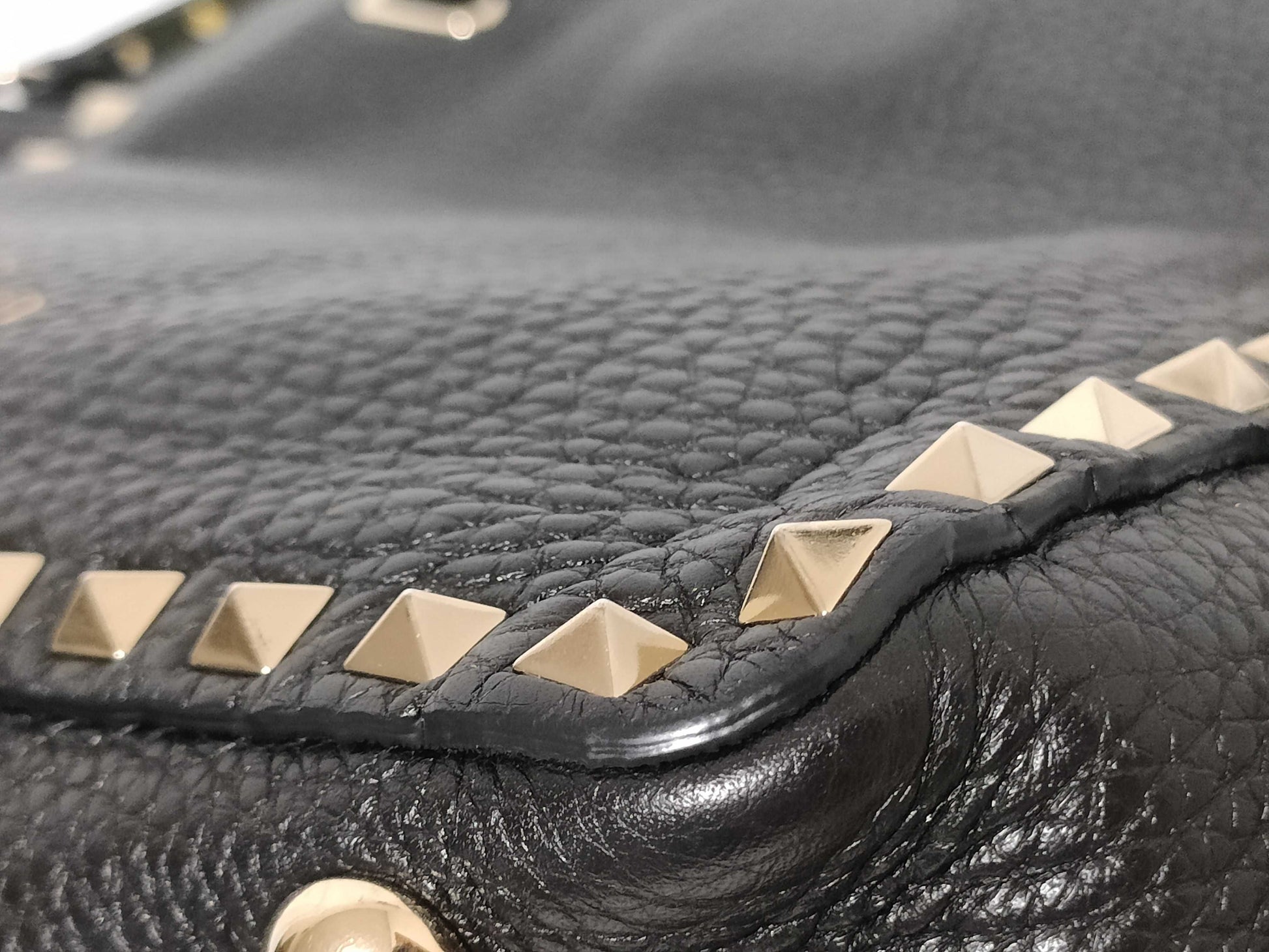 VALENTINO Black 2-Way Shoulder Handbag