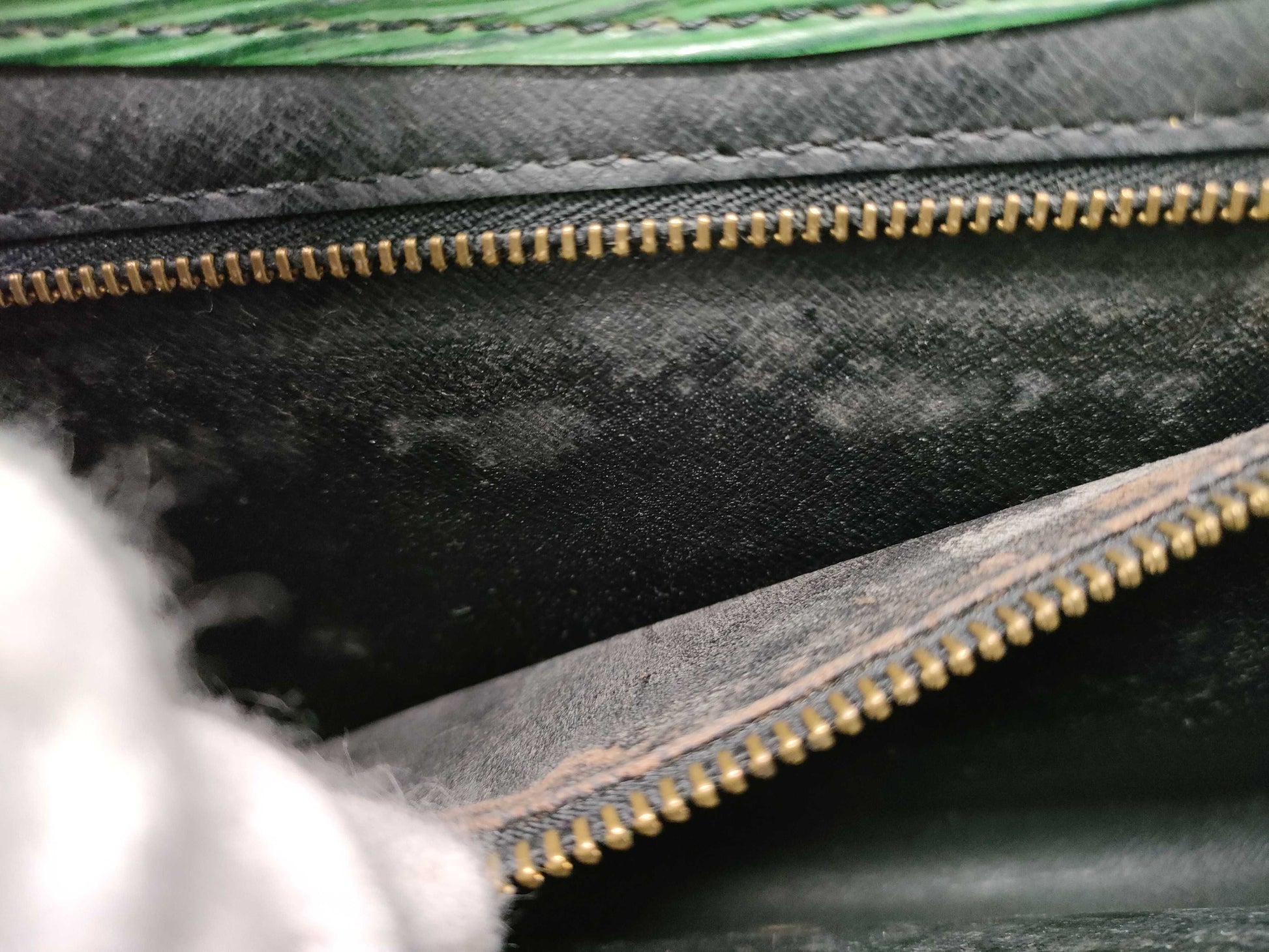 LOUIS VUITTON Epi Art Deco/Moderately deteriorated second bag