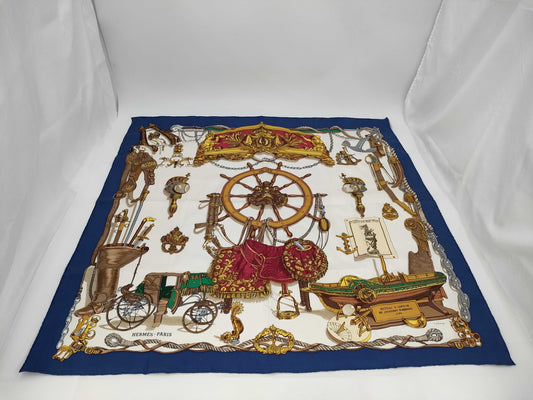 HERMES Carre Museum Scarf