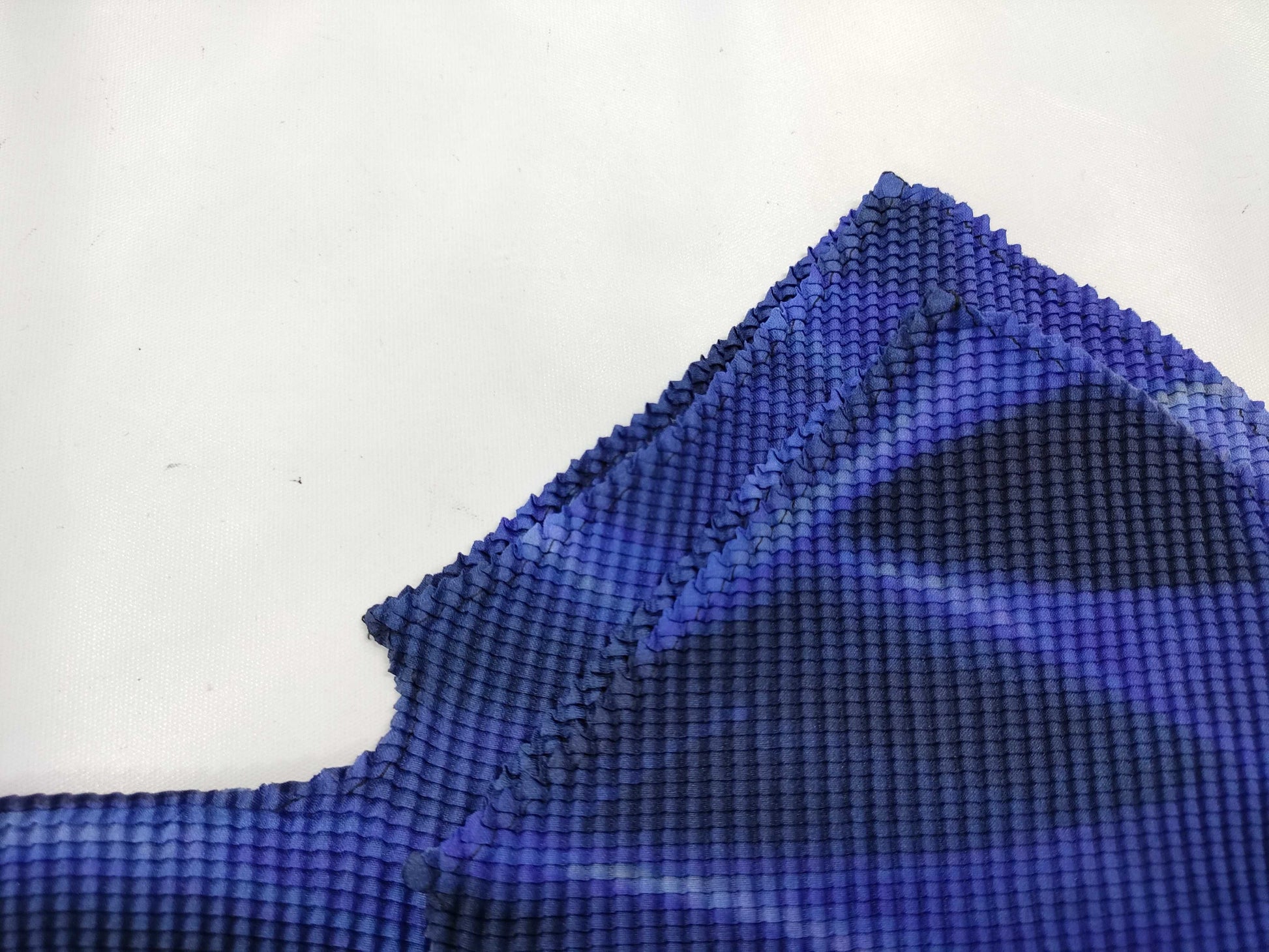 ISSEY MIYAKE me Tops MI11FK935 Aurora Tops