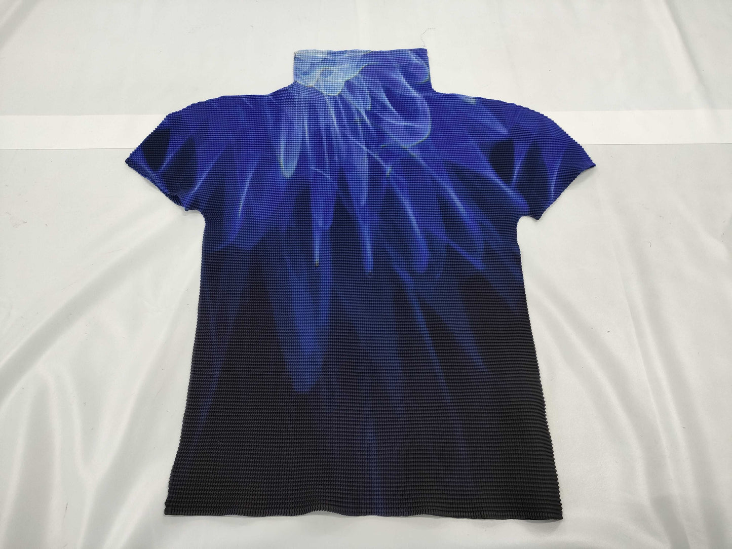 ISSEY MIYAKE me Tops MI11FK935 Aurora Tops