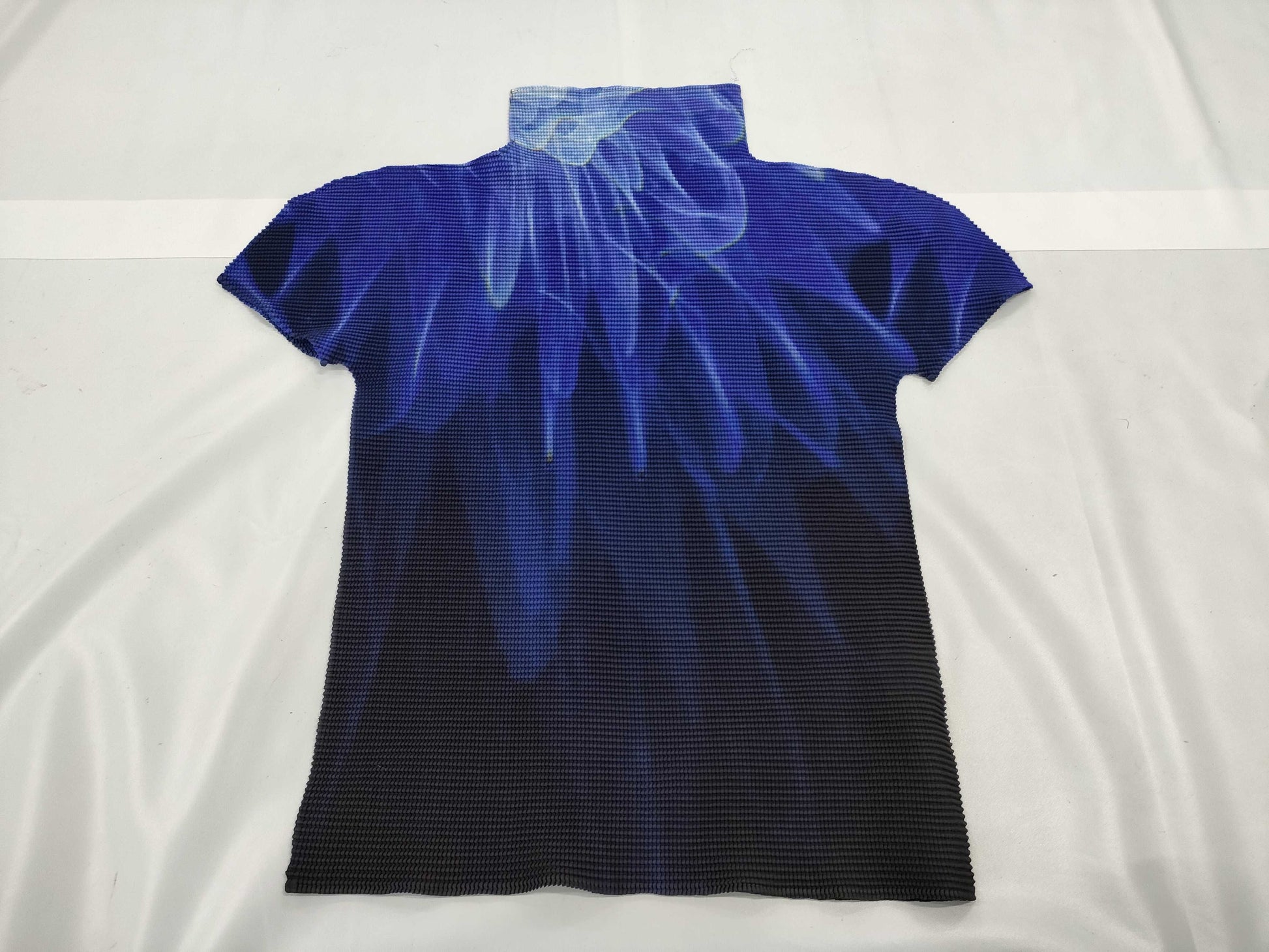 ISSEY MIYAKE me Tops MI11FK935 Aurora Tops