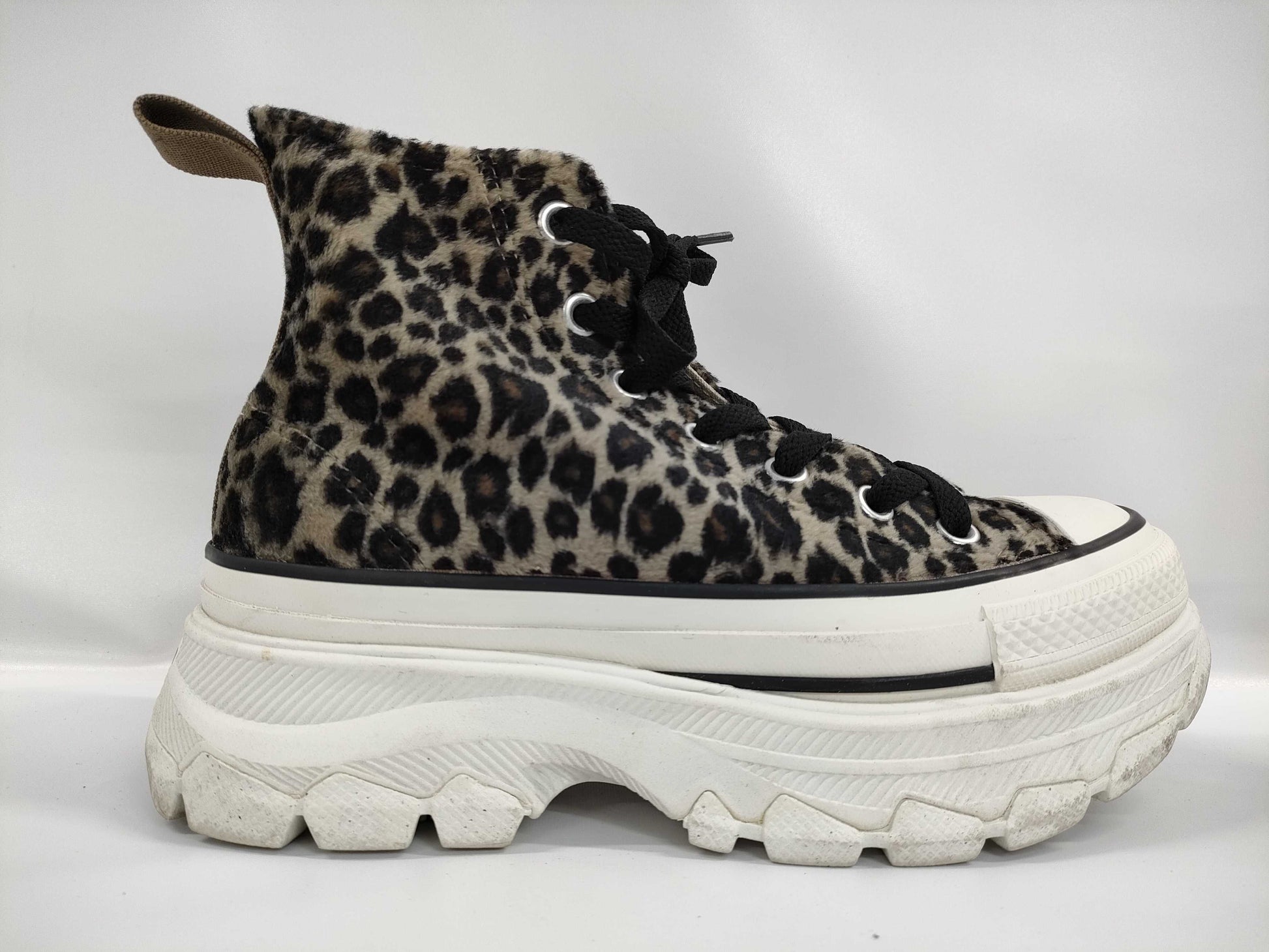 Converse Trek Wave Sneakers