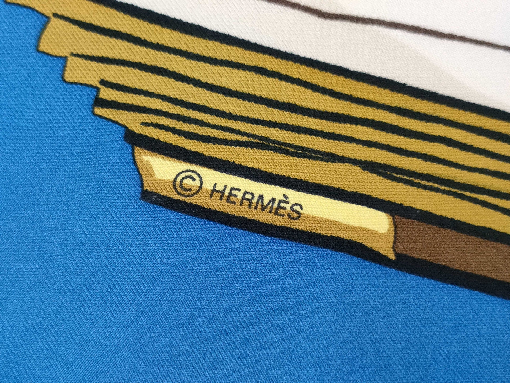 HERMES Carre Carre 90 Buckle Workshop Scarf without quality tag