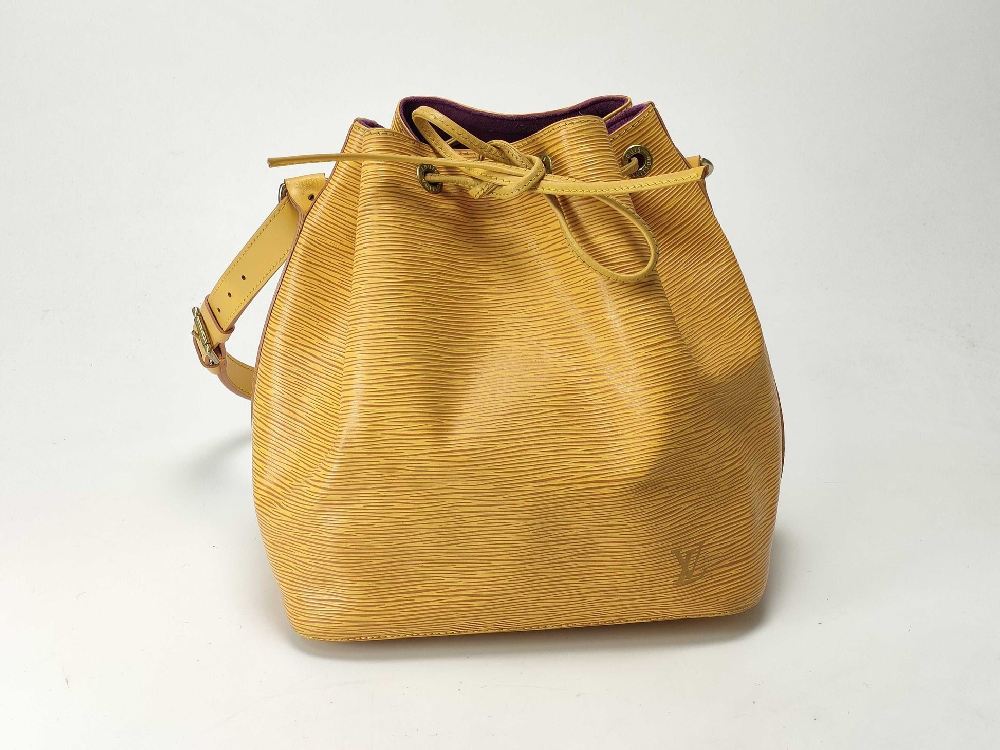 LOUIS VUITTON Epi M44109 Noe Tassili Yellow Handbag