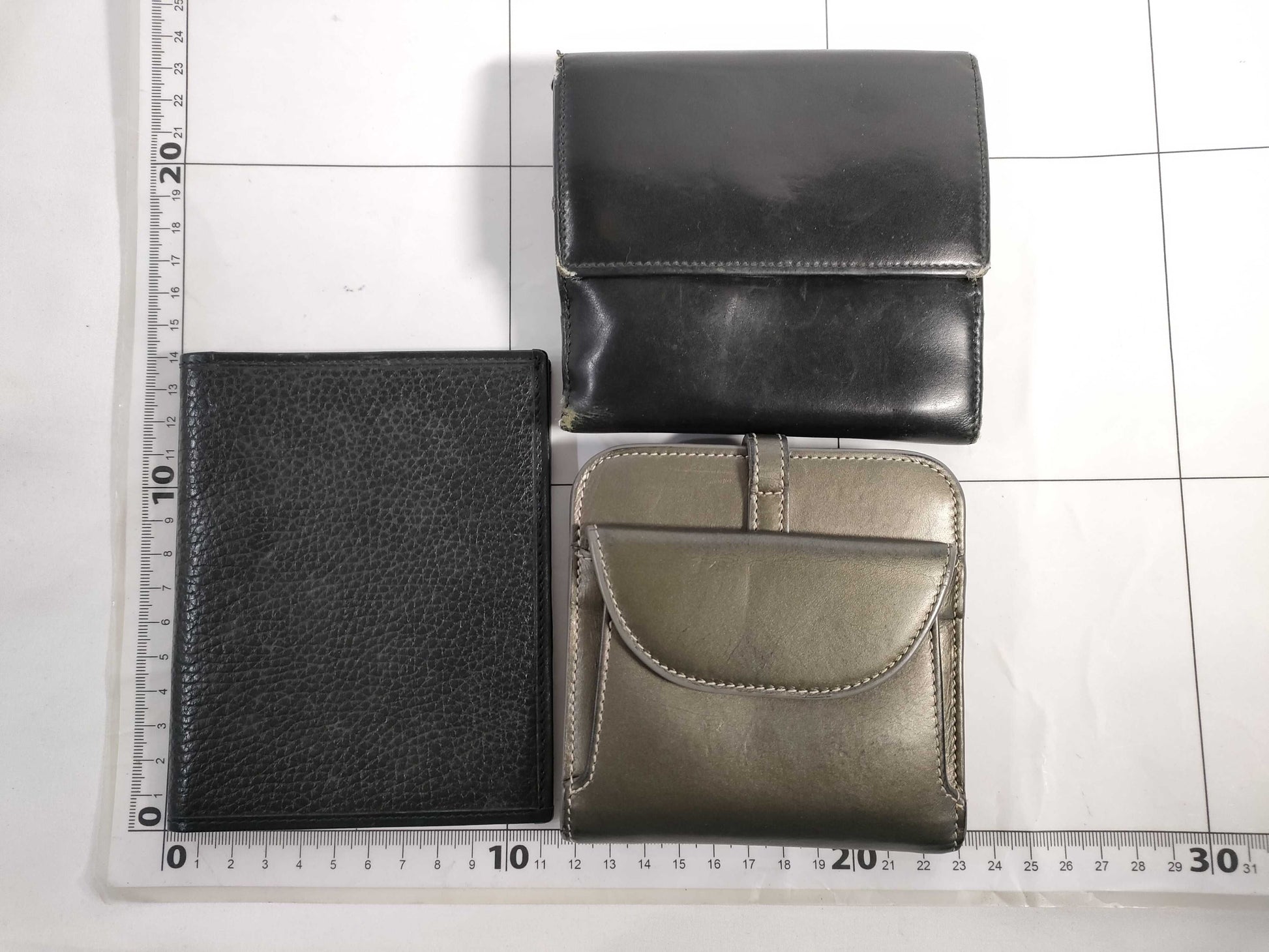 GUCCI Hunting World Wallets/Planner Covers and Other Wallets