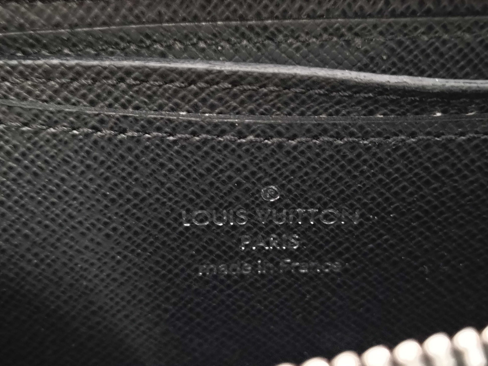 LOUIS VUITTON Taiga M30511 Coin Purse