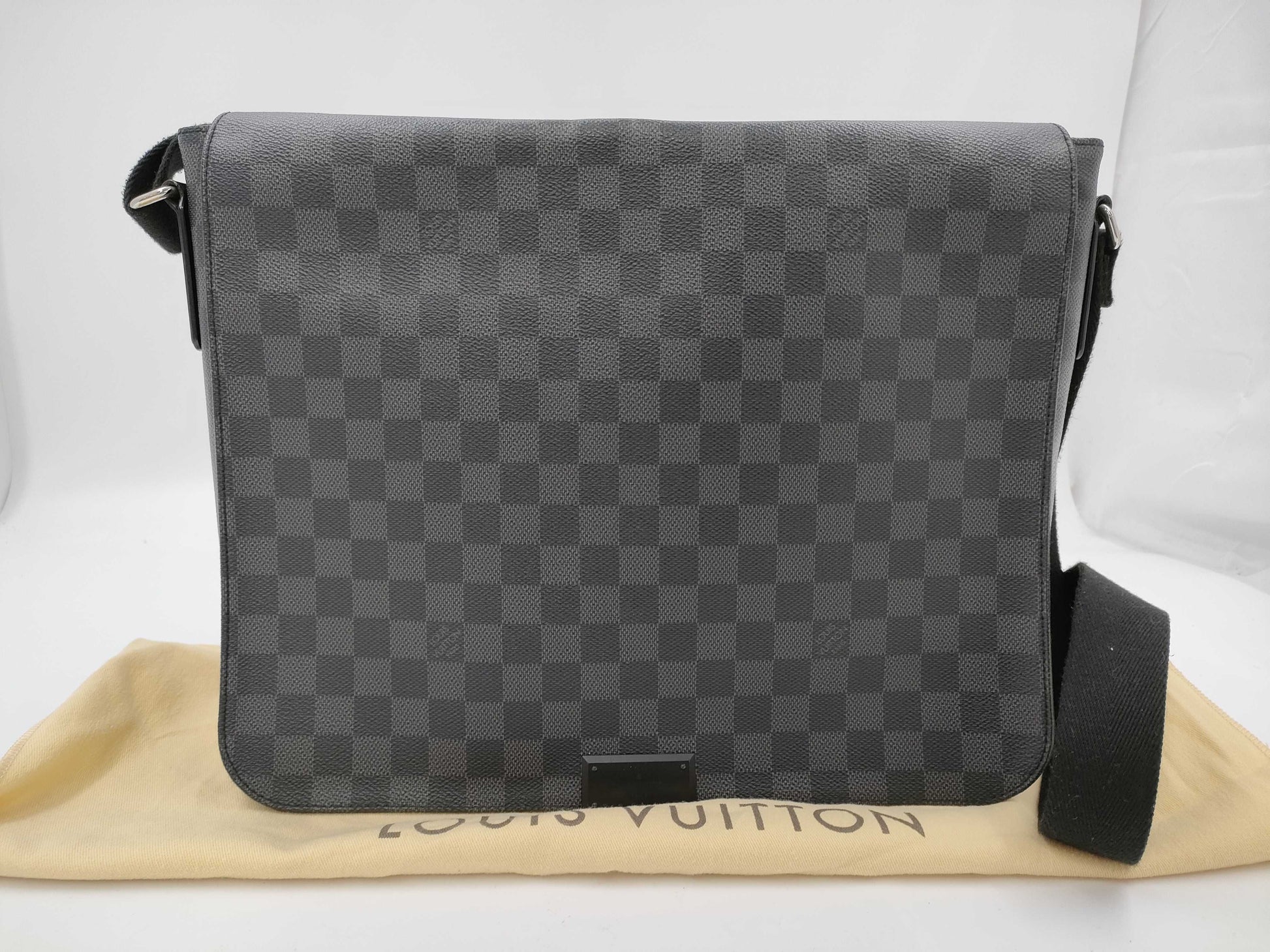 LOUIS VUITTON Damier Graphite N58029 Daniel MM Shoulder Bag