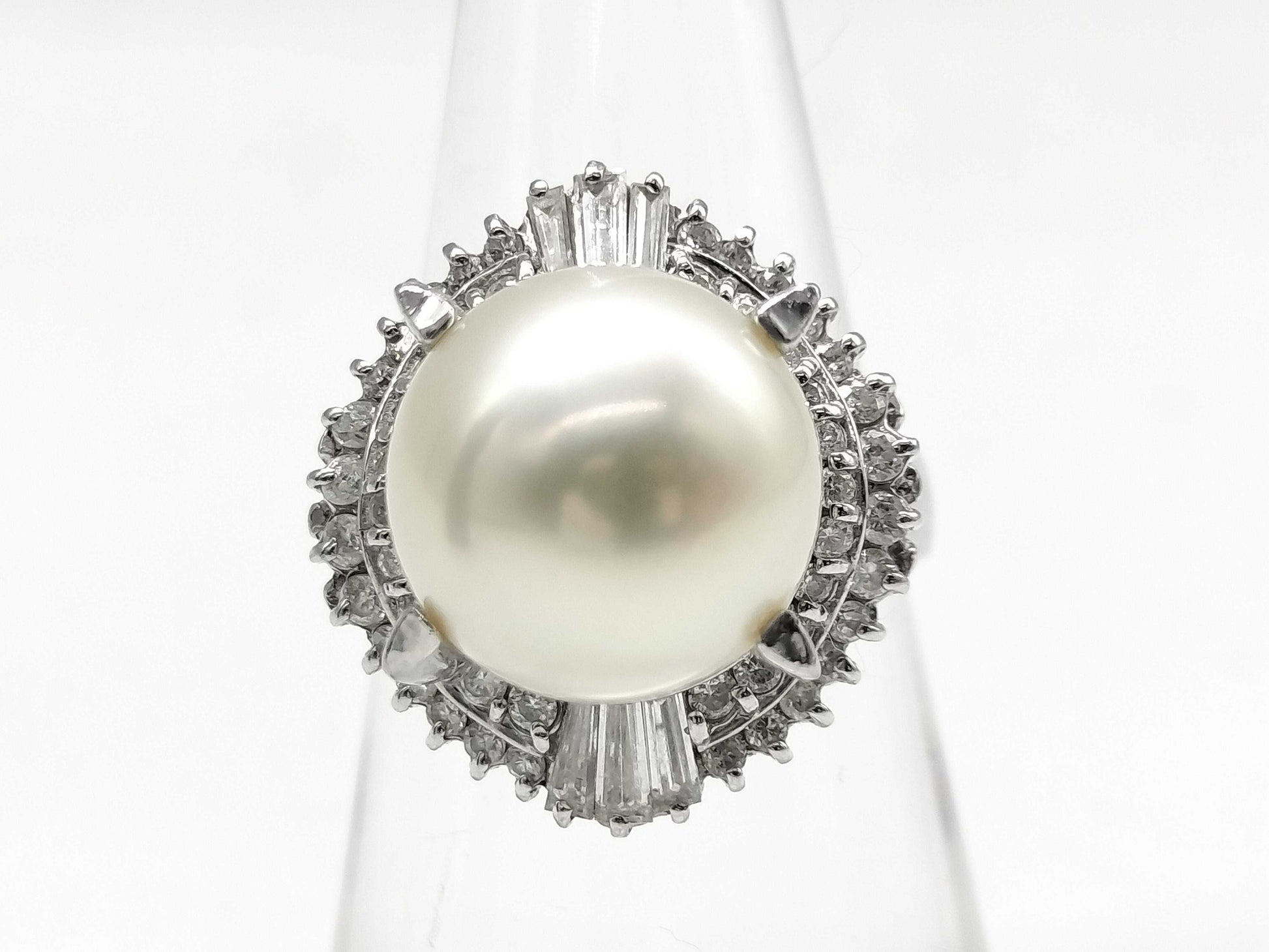 White South Sea Pearl, Diameter approx. 11.5mm, D 0.73ct, Pt900, 11.7g, Ring 