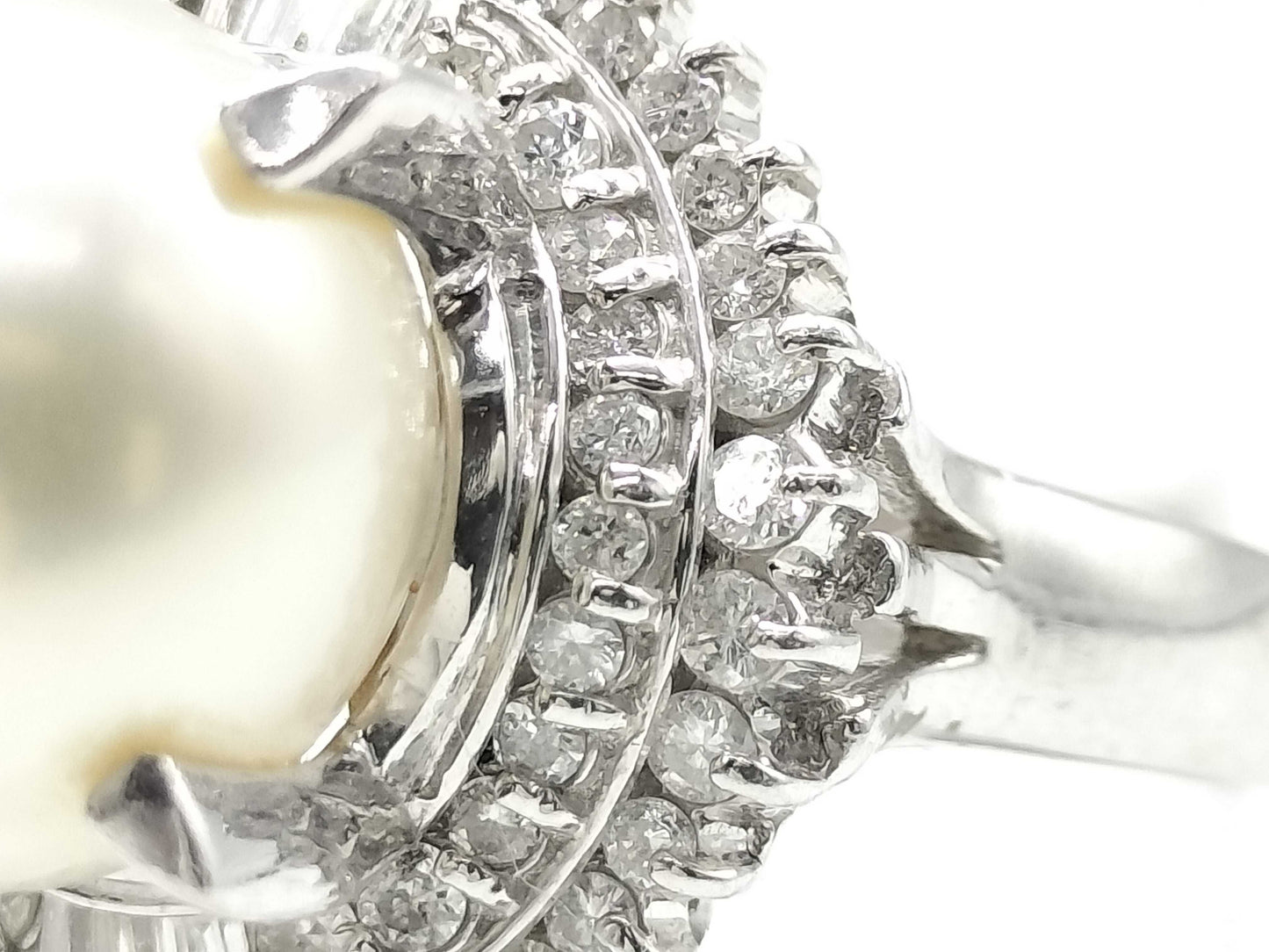 White South Sea Pearl, Diameter approx. 11.5mm, D 0.73ct, Pt900, 11.7g, Ring 