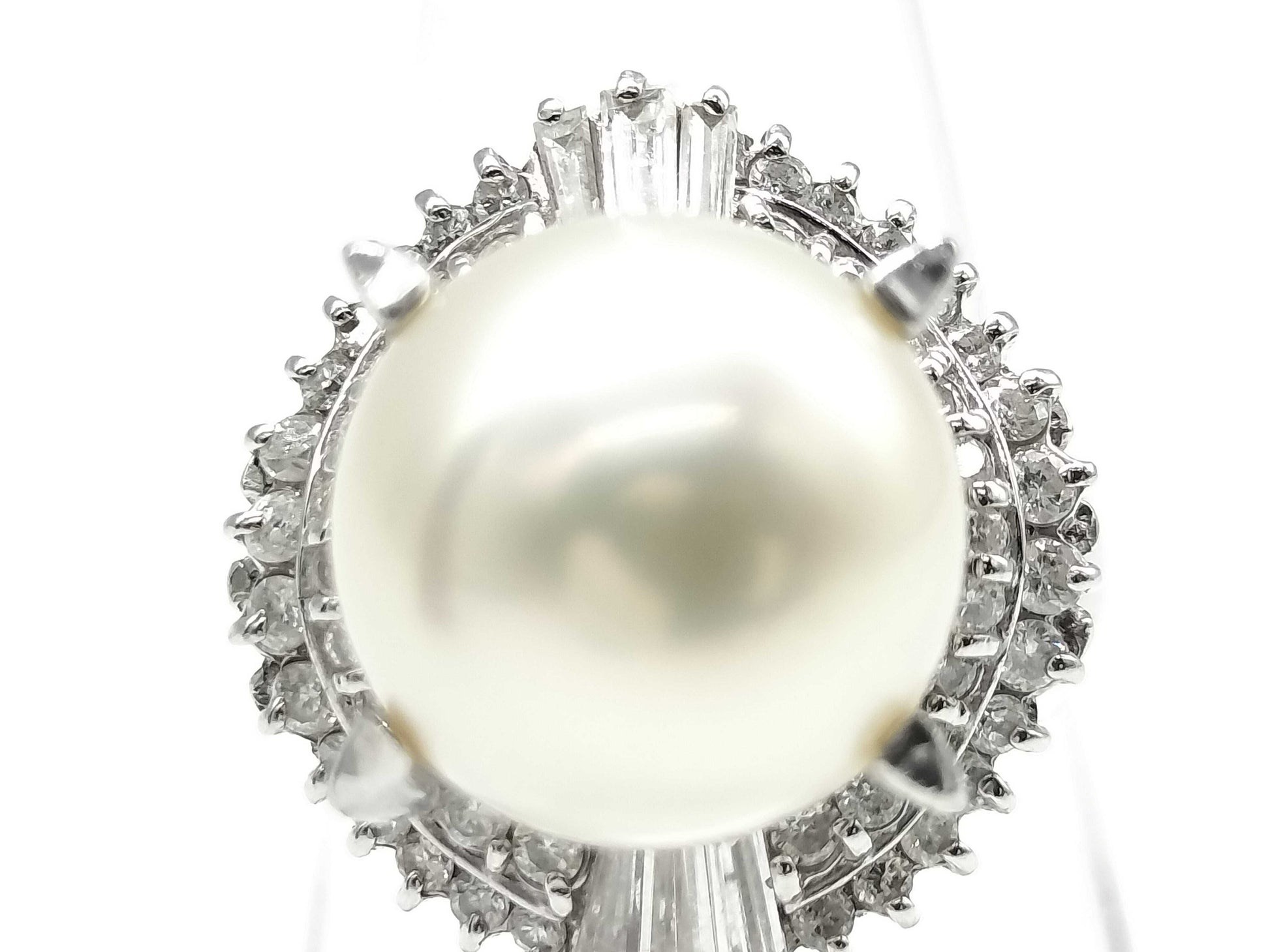 White South Sea Pearl, Diameter approx. 11.5mm, D 0.73ct, Pt900, 11.7g, Ring 