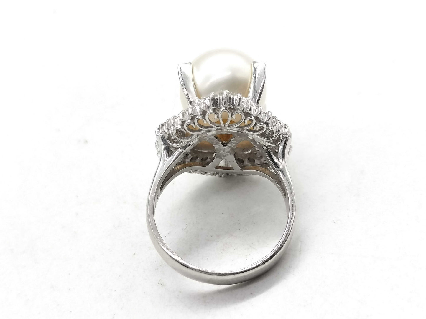 White South Sea Pearl, Diameter approx. 11.5mm, D 0.73ct, Pt900, 11.7g, Ring 