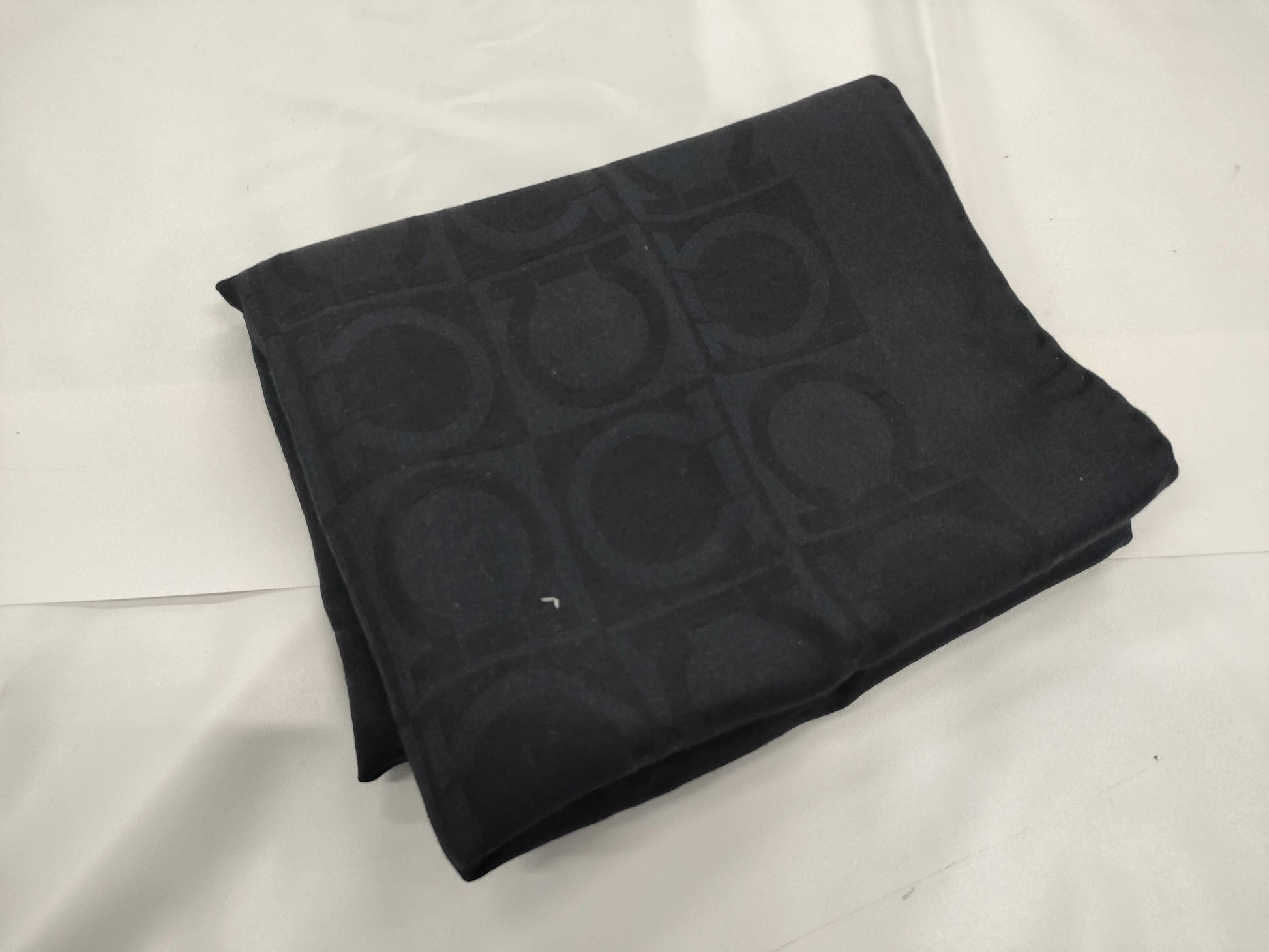 Salvatore Ferragamo Stole Gancini Scarf