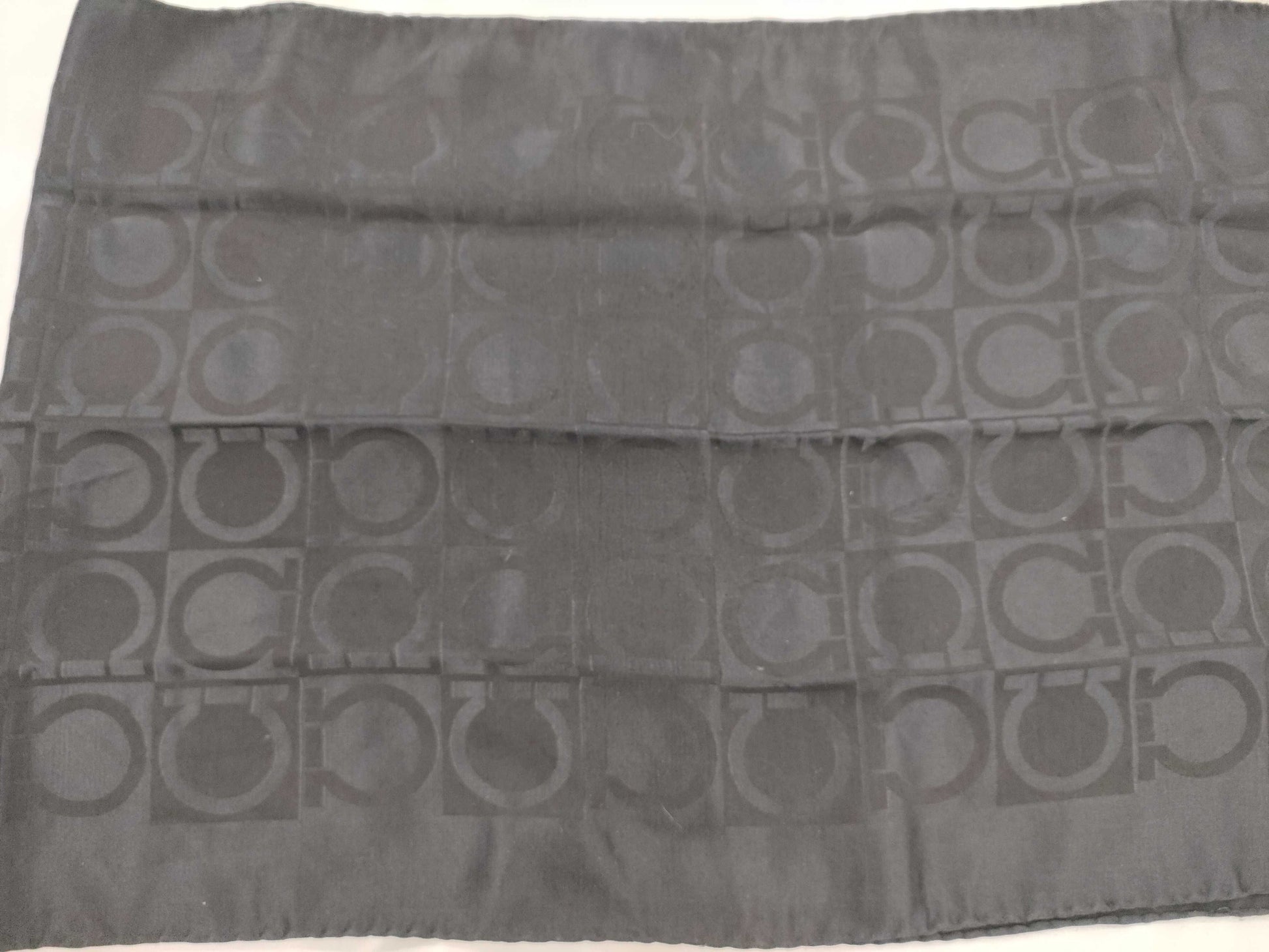 Salvatore Ferragamo Stole Gancini Scarf